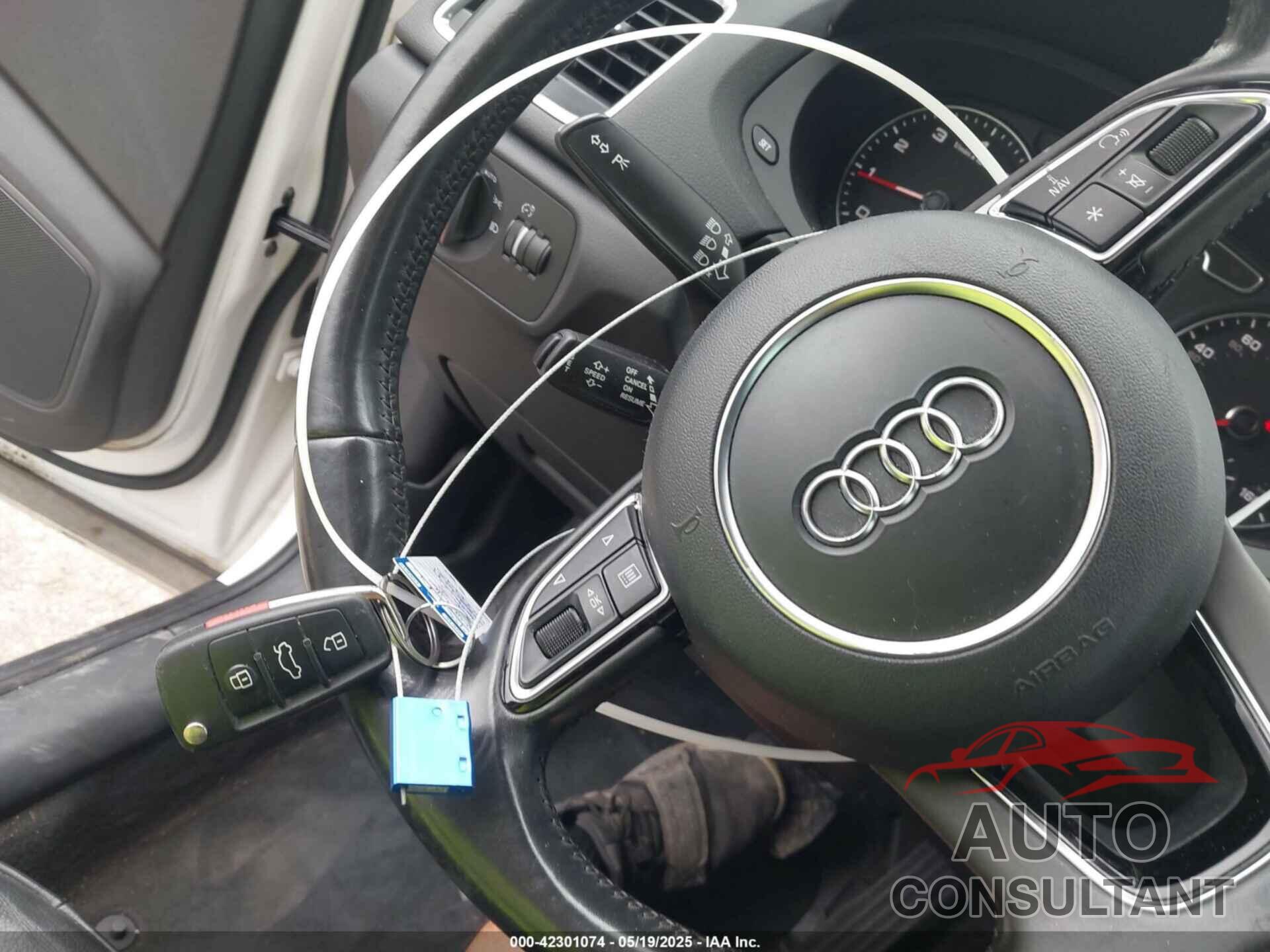 AUDI Q3 2015 - WA1EFCFS2FR008193