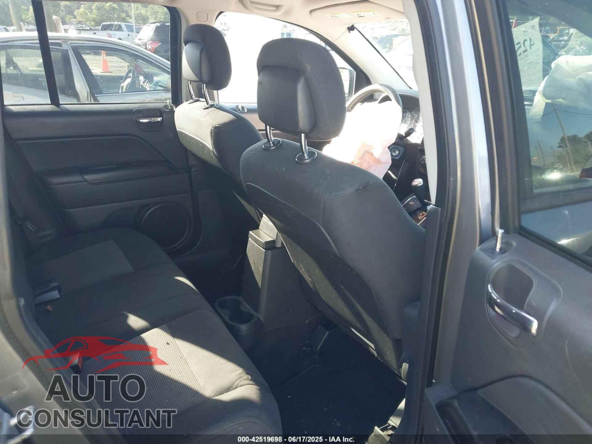 JEEP COMPASS 2012 - 1C4NJCBA7CD520719