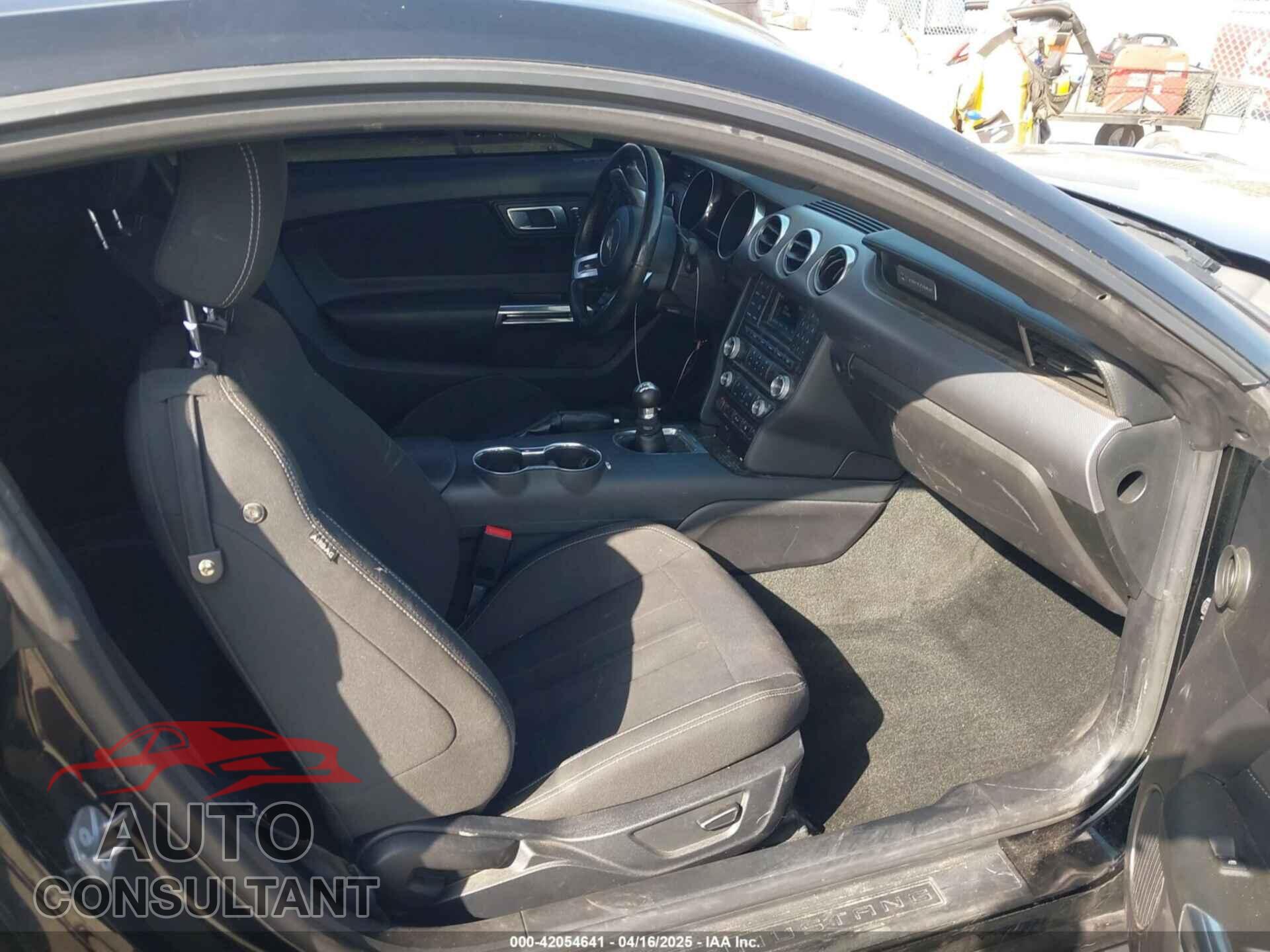 FORD MUSTANG 2018 - 1FA6P8CF4J5138378