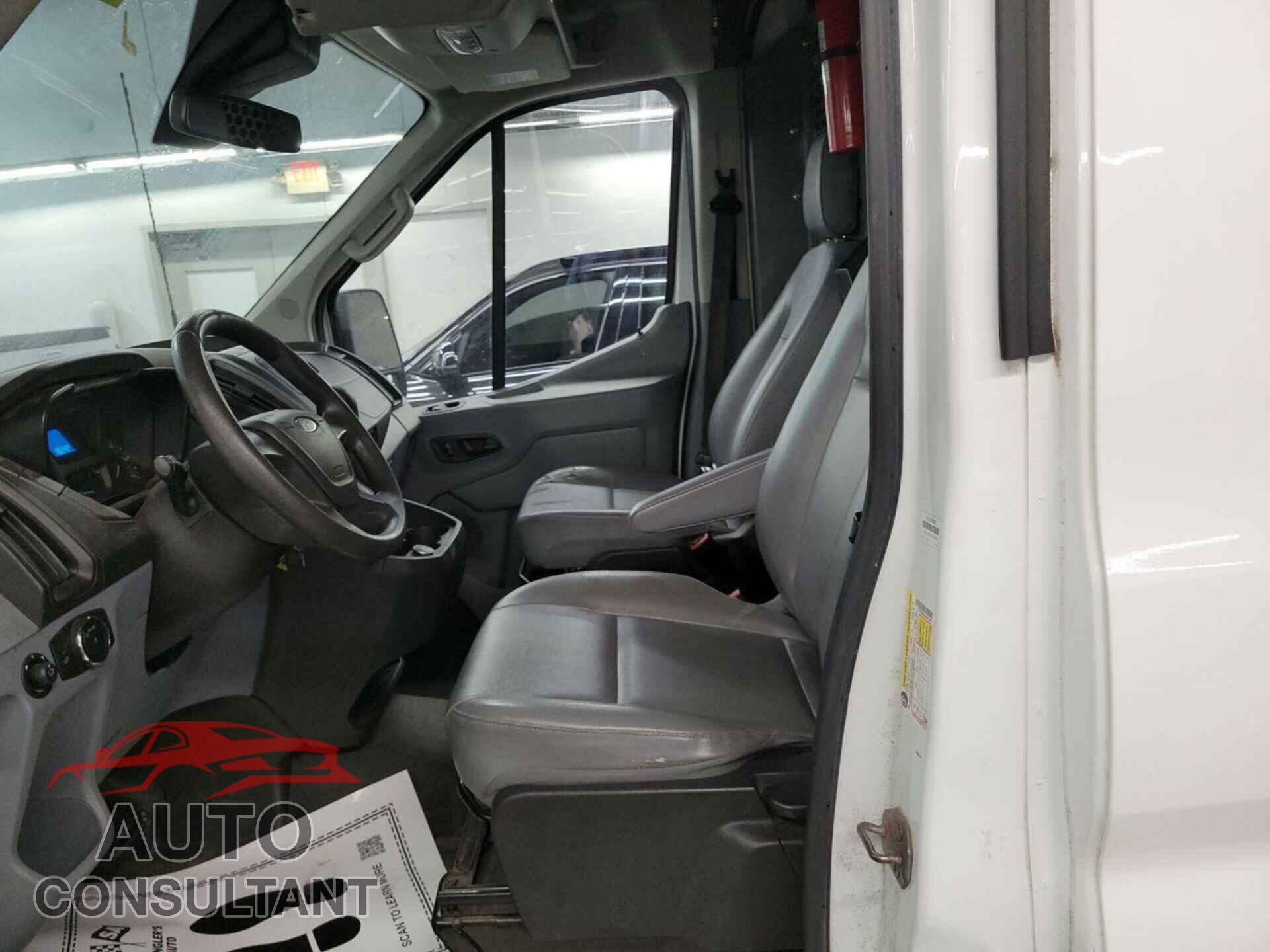 FORD TRANSIT 2018 - 1FTYR2CM3JKA54658
