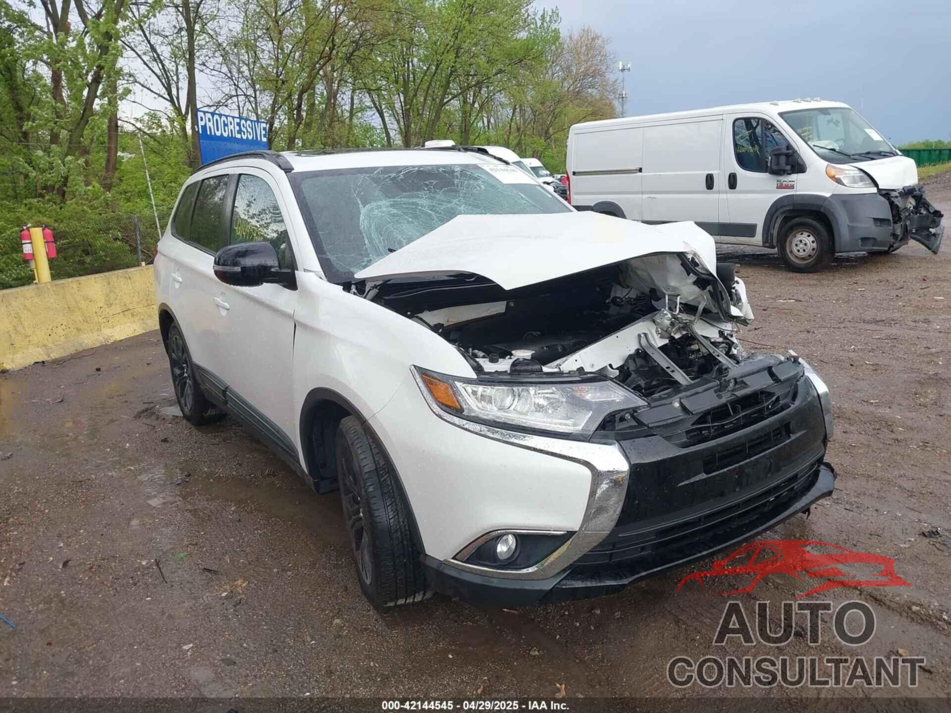 MITSUBISHI OUTLANDER 2018 - JA4AD3A32JZ055477