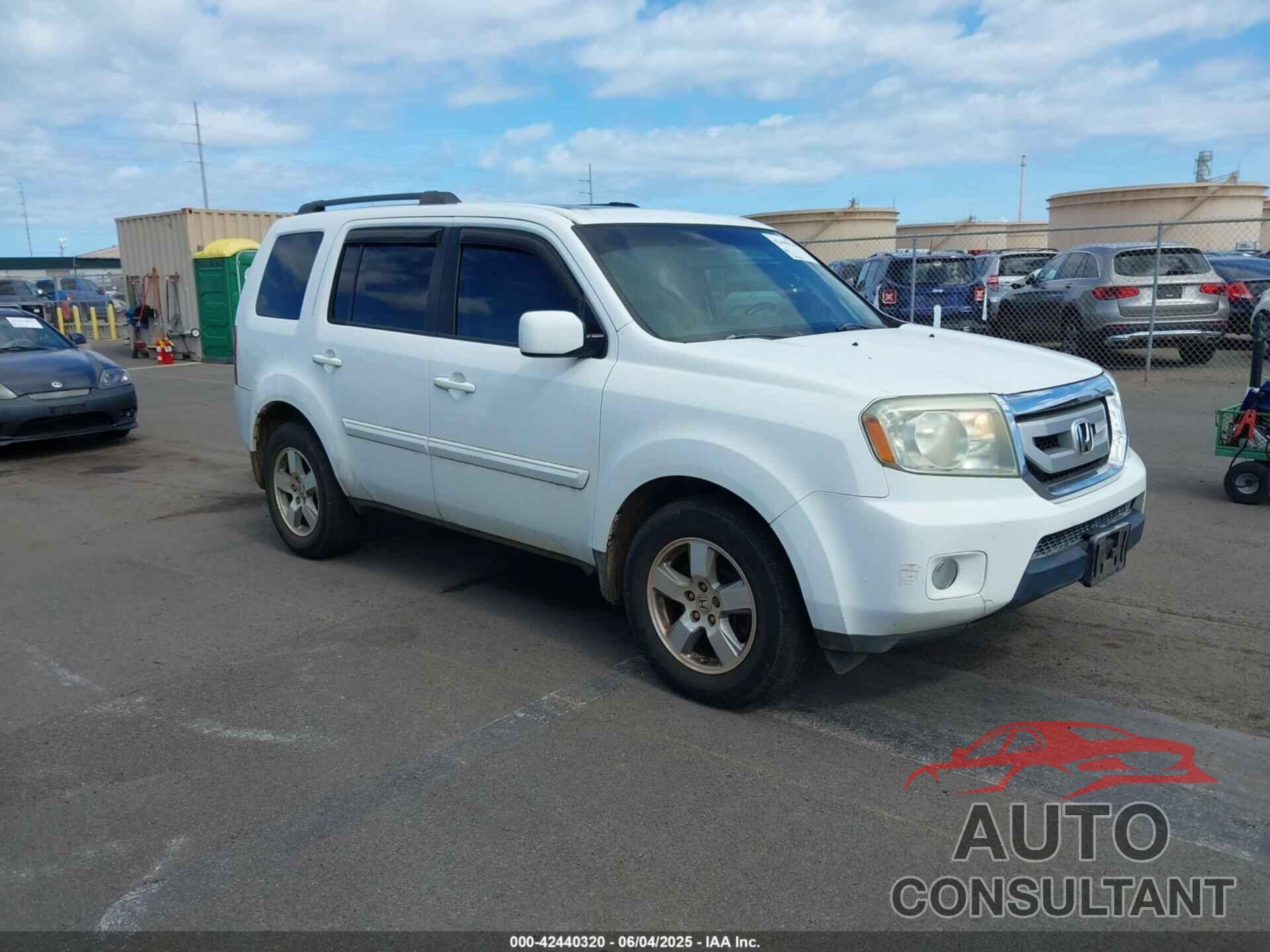 HONDA PILOT 2011 - 5FNYF3H69BB008324
