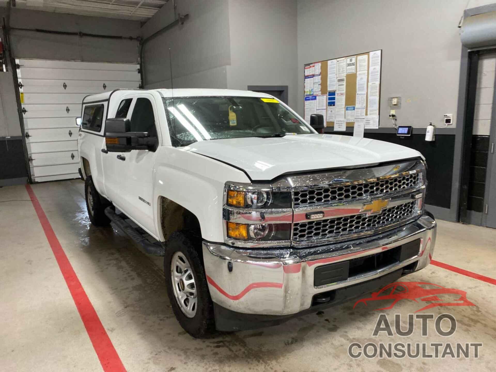 CHEVROLET SILVERADO 2019 - 2GC2KREGXK1189731