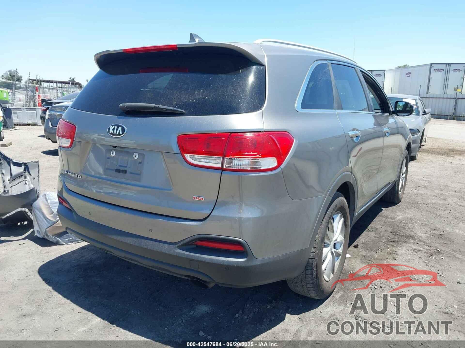 KIA SORENTO 2017 - 5XYPG4A35HG257235
