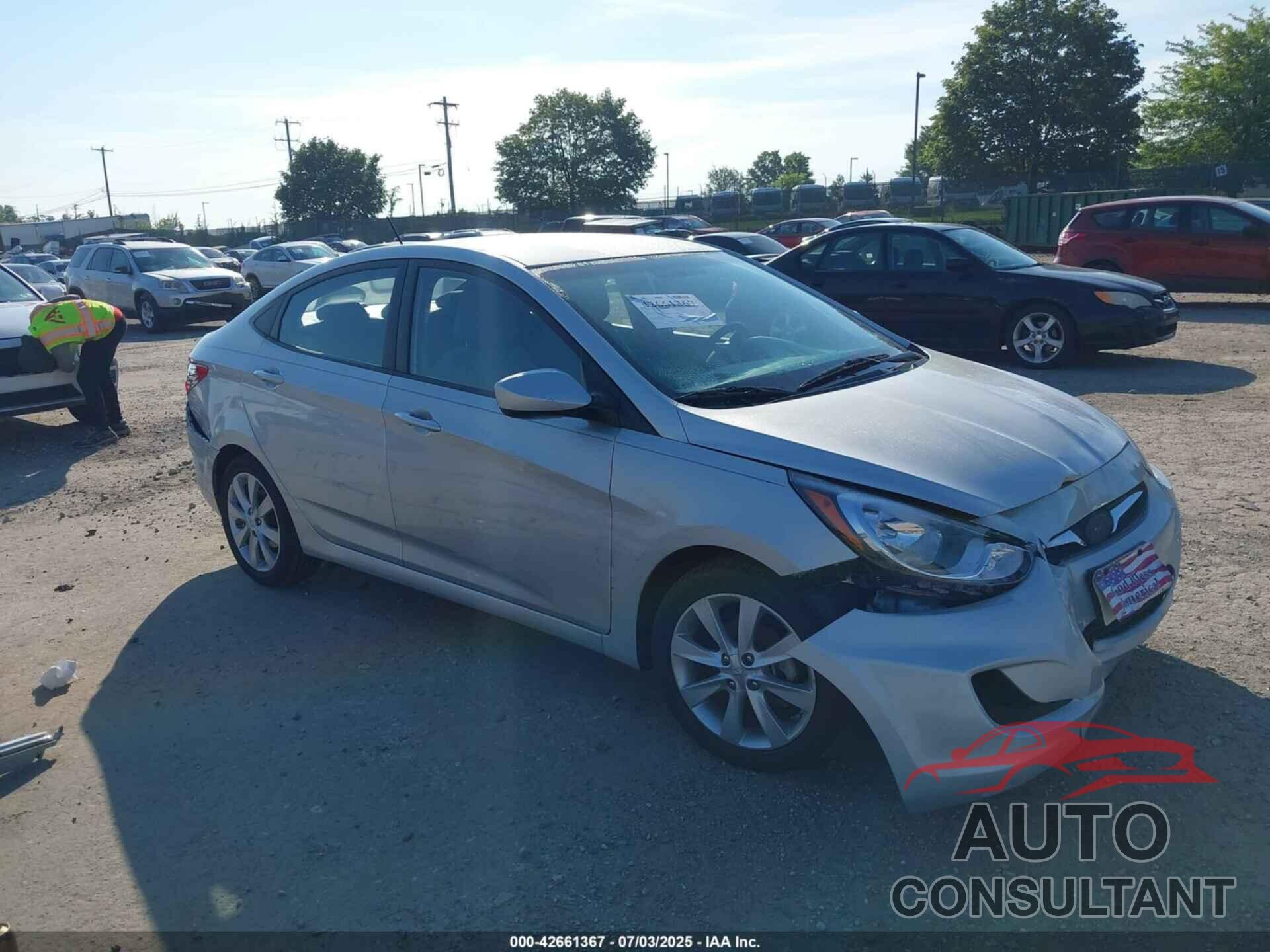HYUNDAI ACCENT 2013 - KMHCU4AE4DU321472