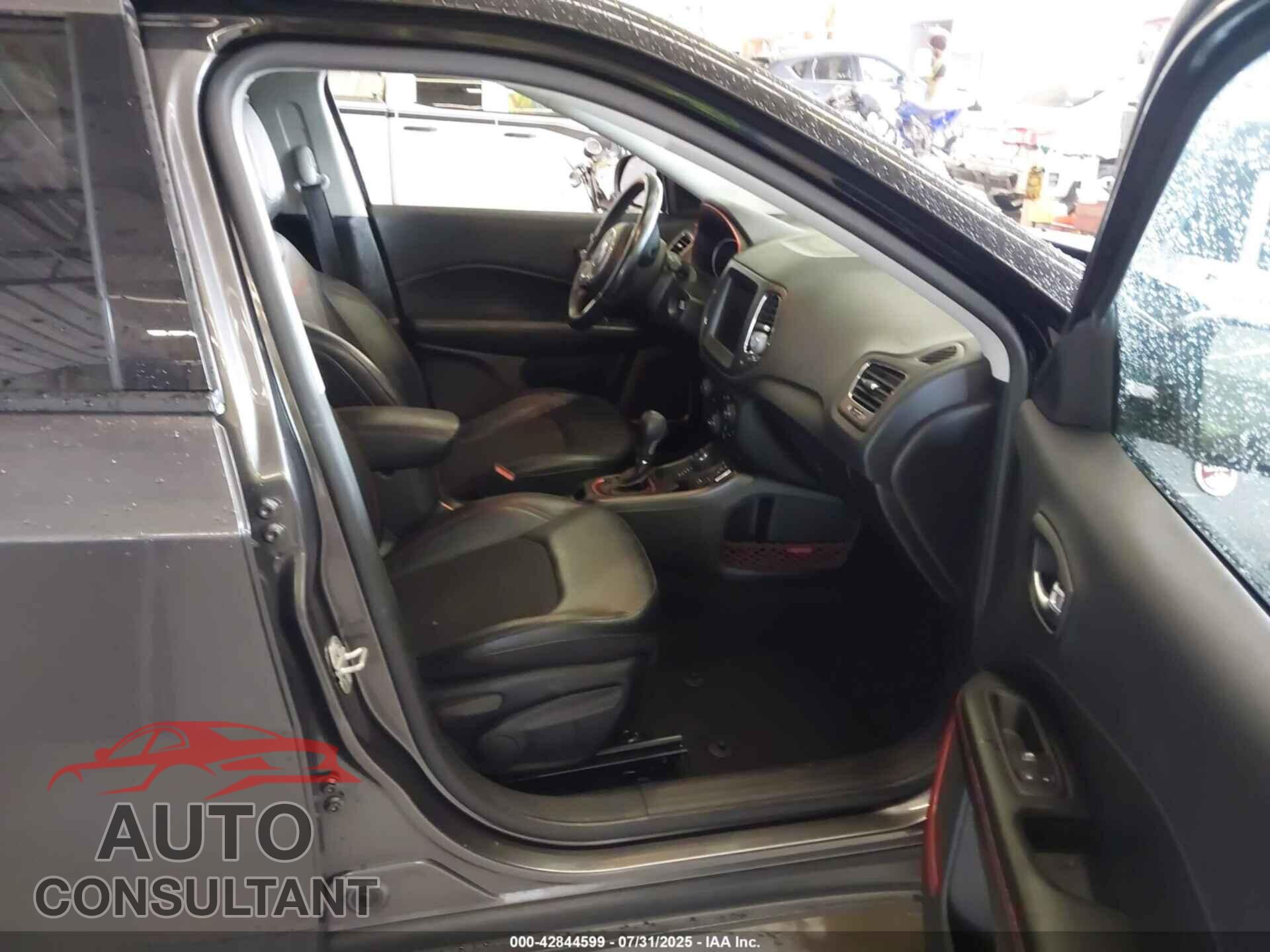 JEEP COMPASS 2020 - 3C4NJDDB7LT111738
