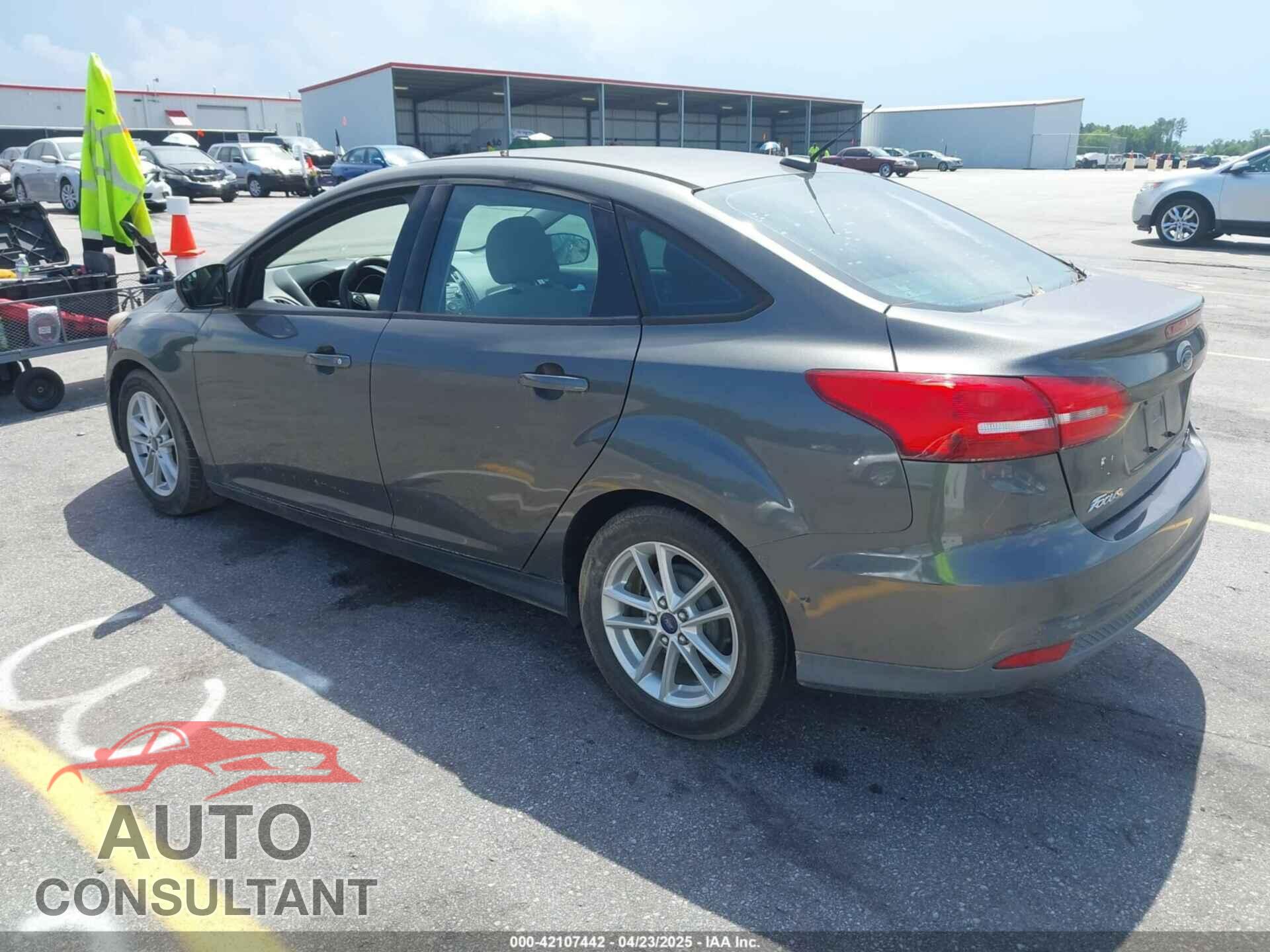 FORD FOCUS 2016 - 1FADP3F26GL207417