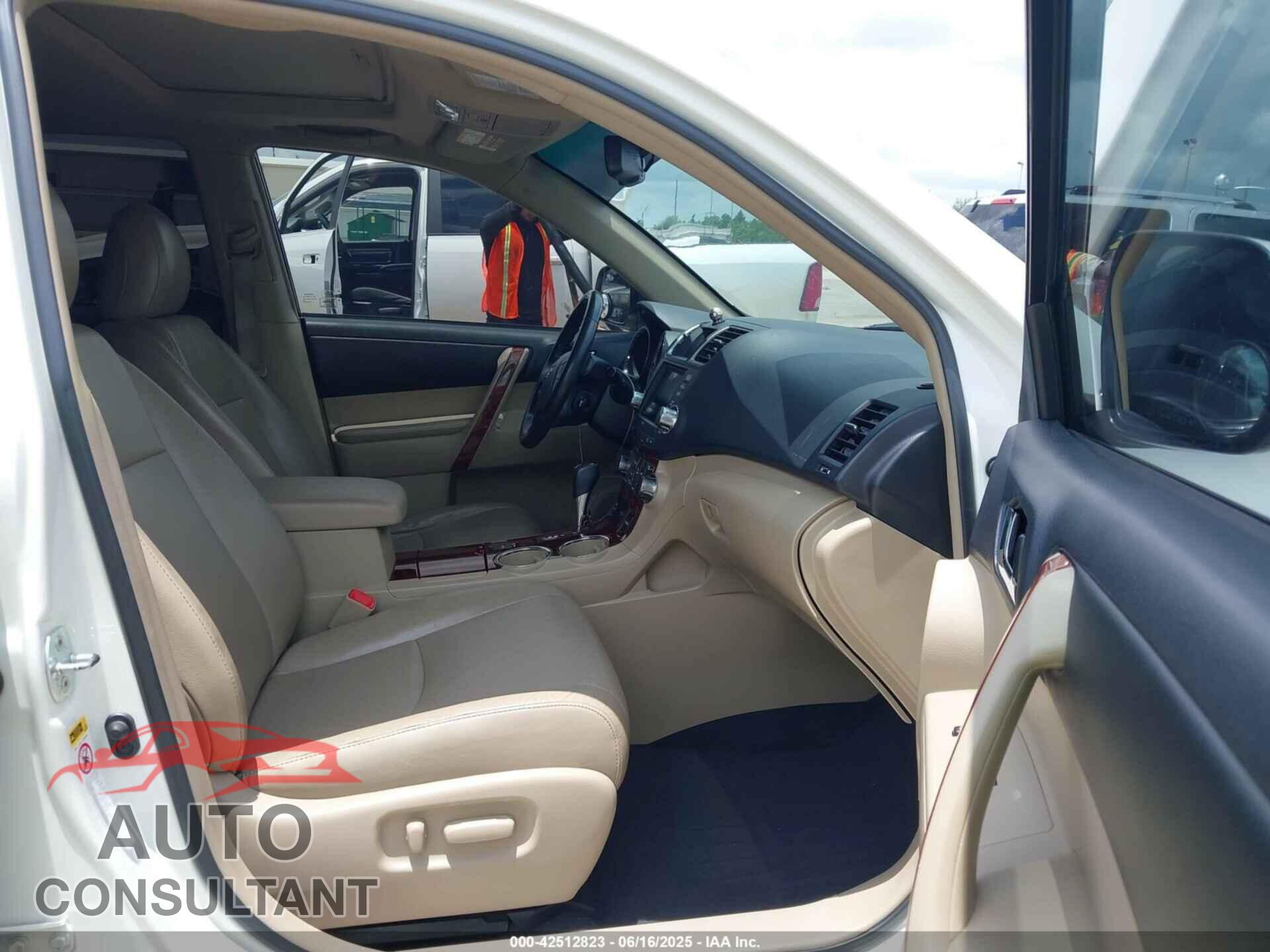 TOYOTA HIGHLANDER 2011 - 5TDYK3EH2BS040318