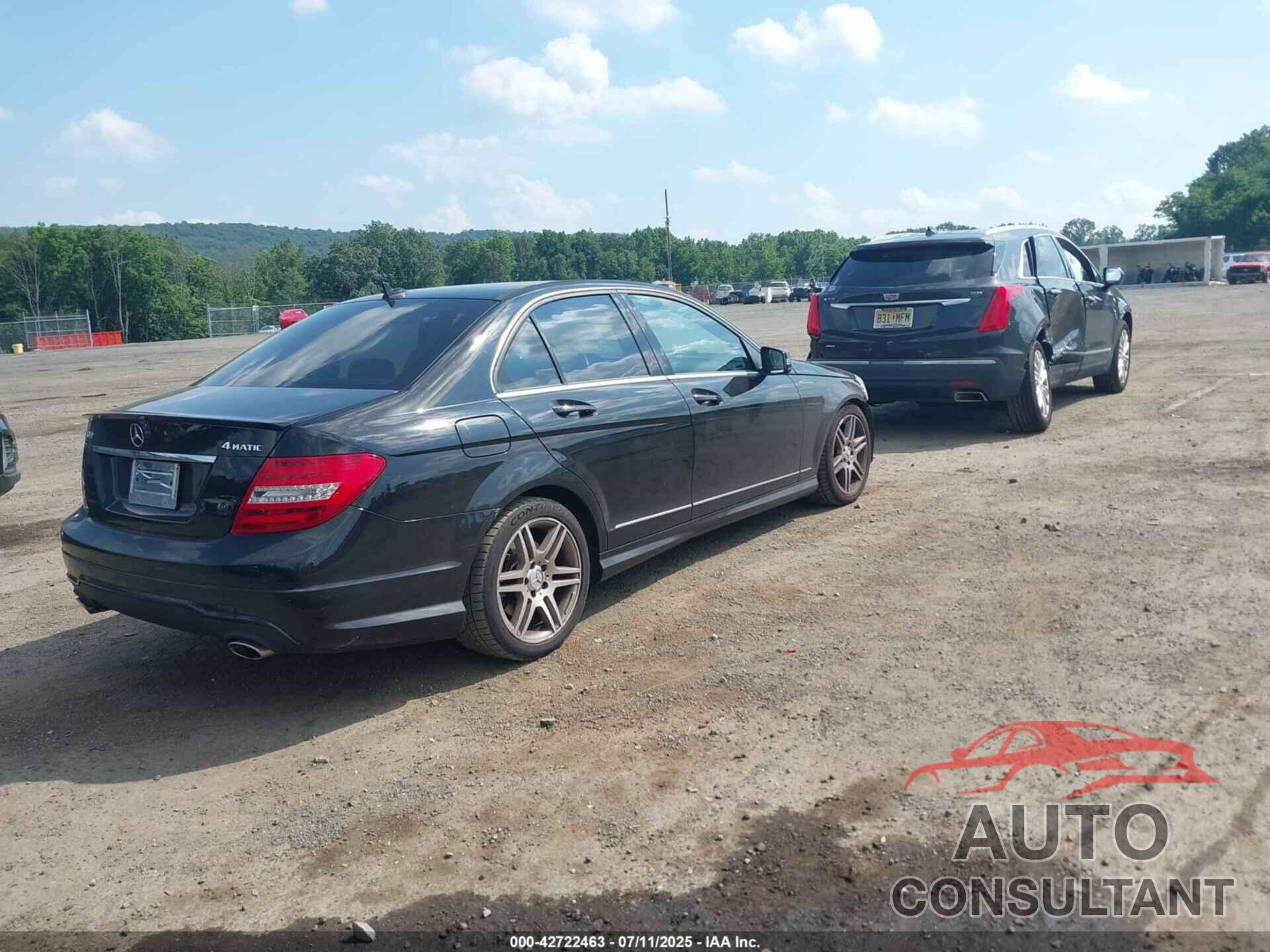MERCEDES-BENZ C 300 2013 - WDDGF8AB3DR284534