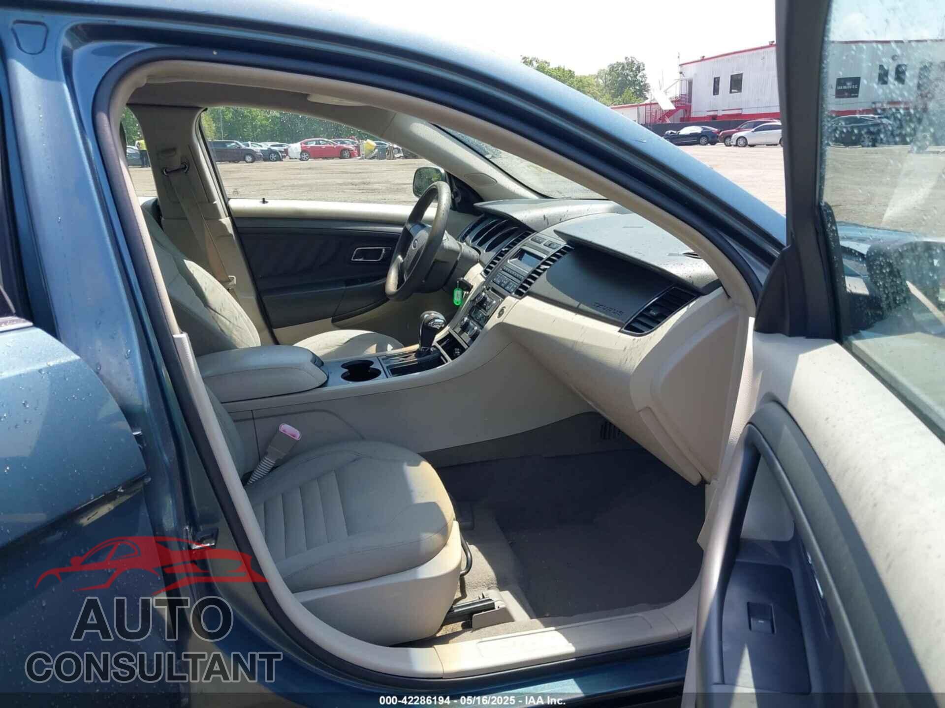 FORD TAURUS 2010 - 1FAHP2DW3AG104103