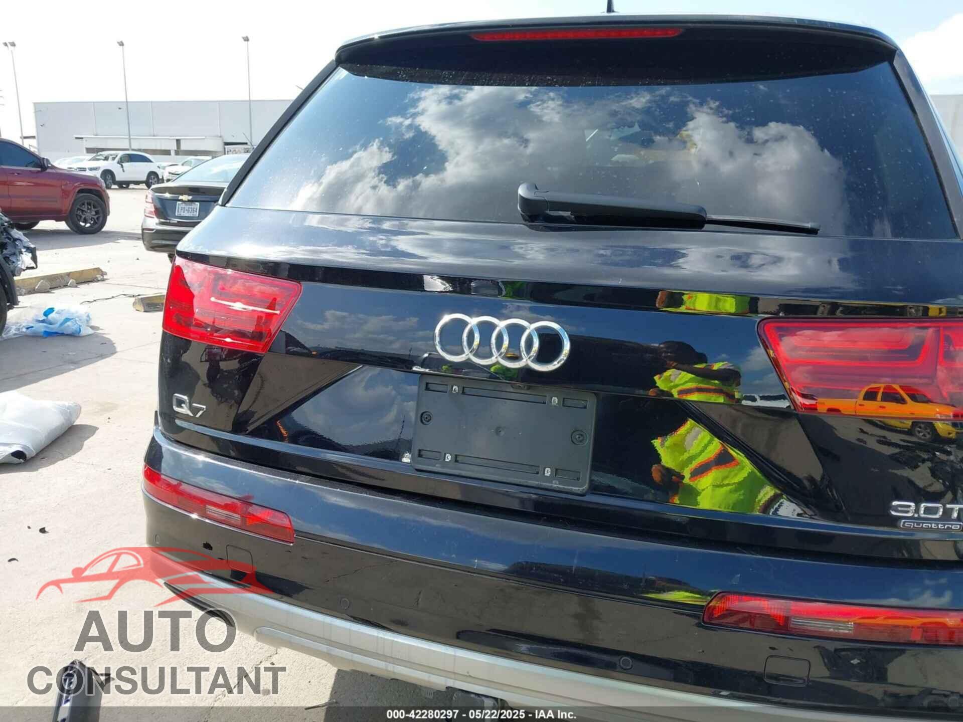 AUDI Q7 2017 - WA1LAAF75HD047186