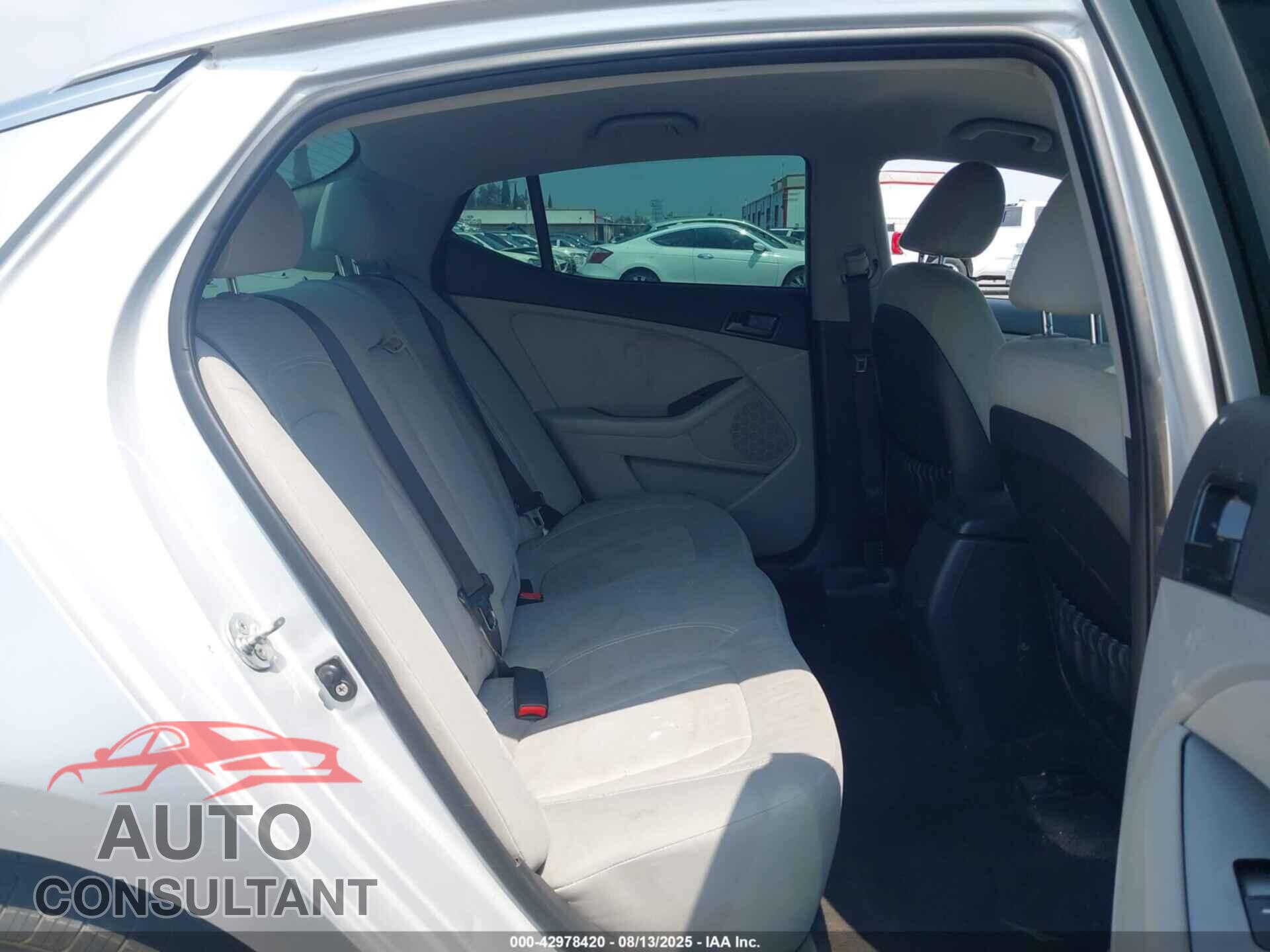 KIA OPTIMA 2011 - KNAGM4A75B5121907