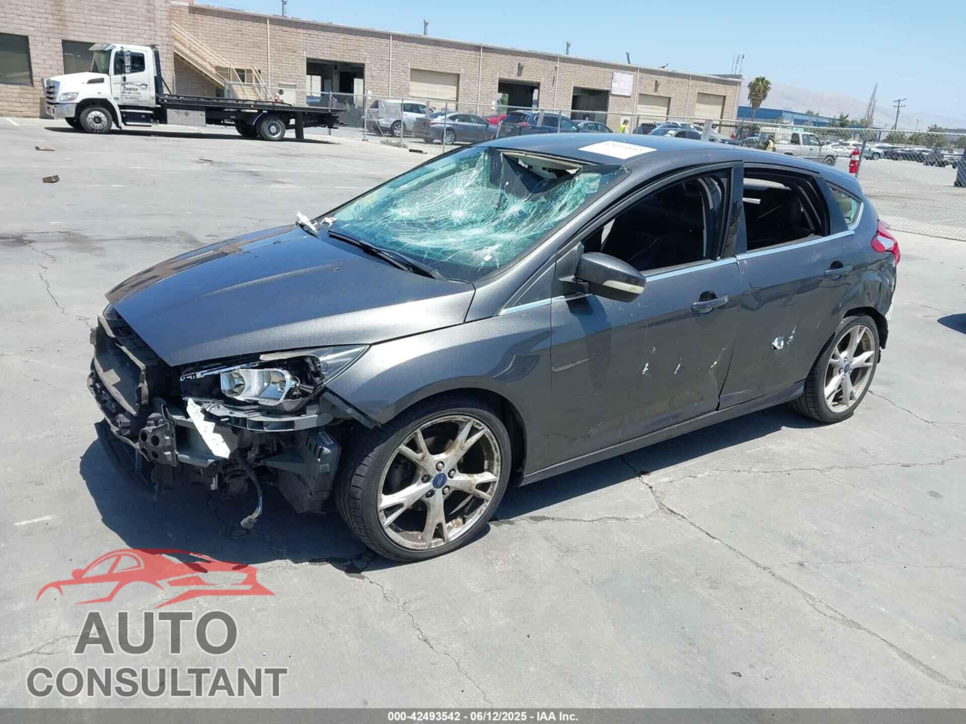 FORD FOCUS 2015 - 1FADP3N27FL380525
