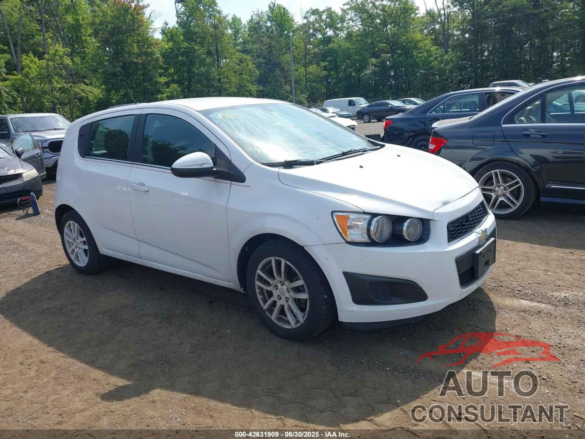 CHEVROLET SONIC 2015 - 1G1JC6SB1F4148987