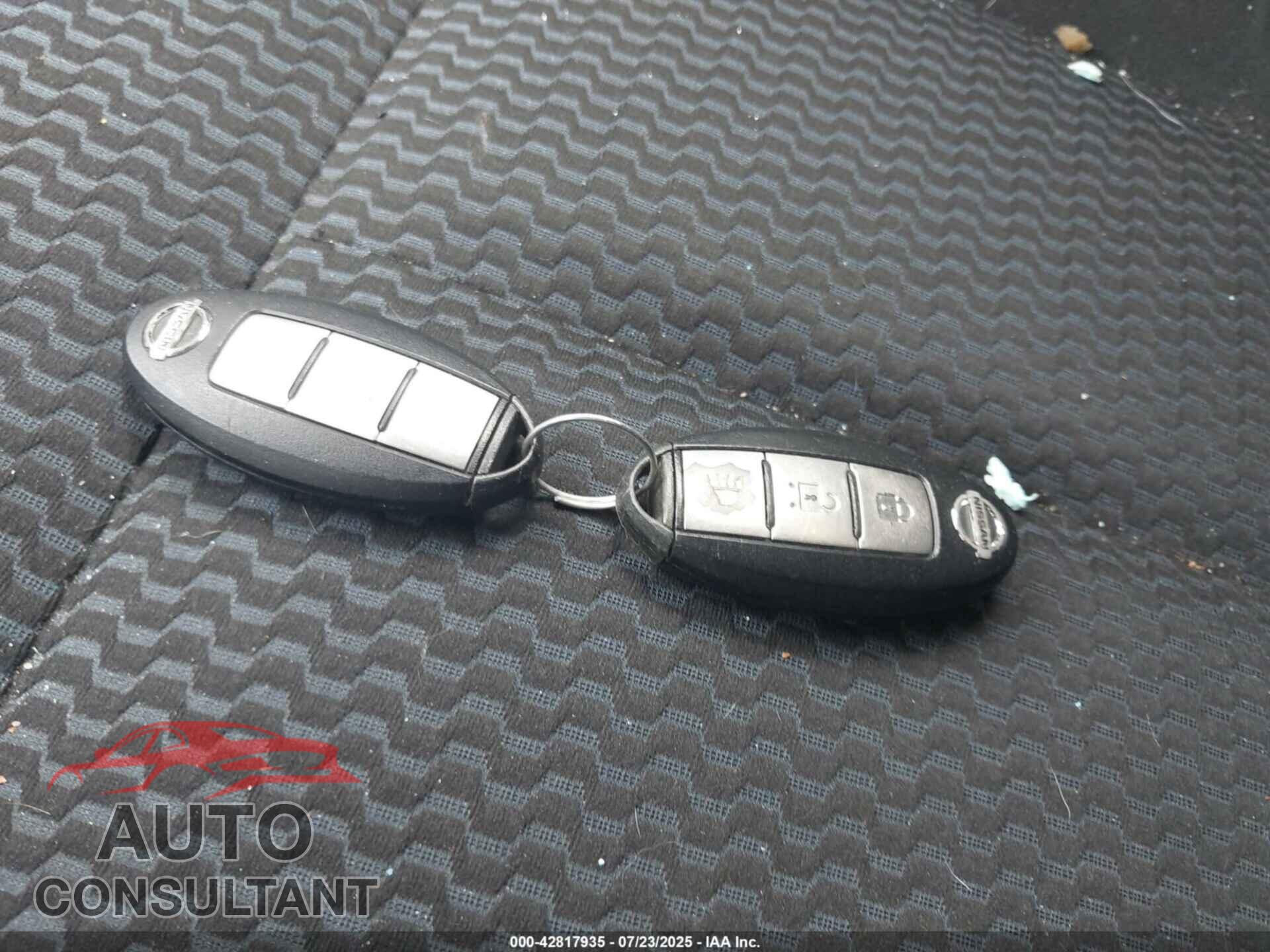 NISSAN VERSA NOTE 2017 - 3N1CE2CP2HL375375
