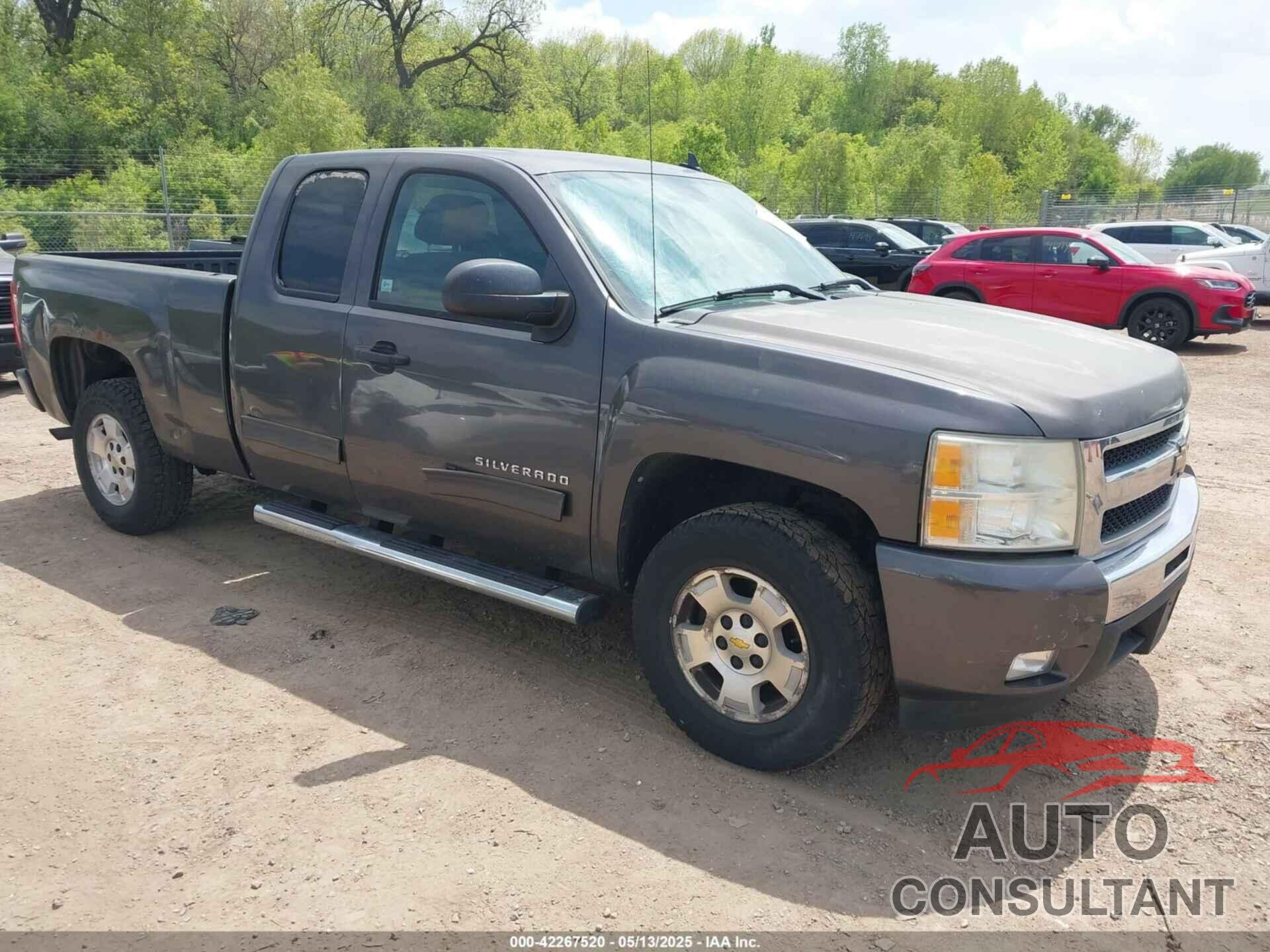 CHEVROLET SILVERADO 1500 2011 - 1GCRCSE02BZ353972