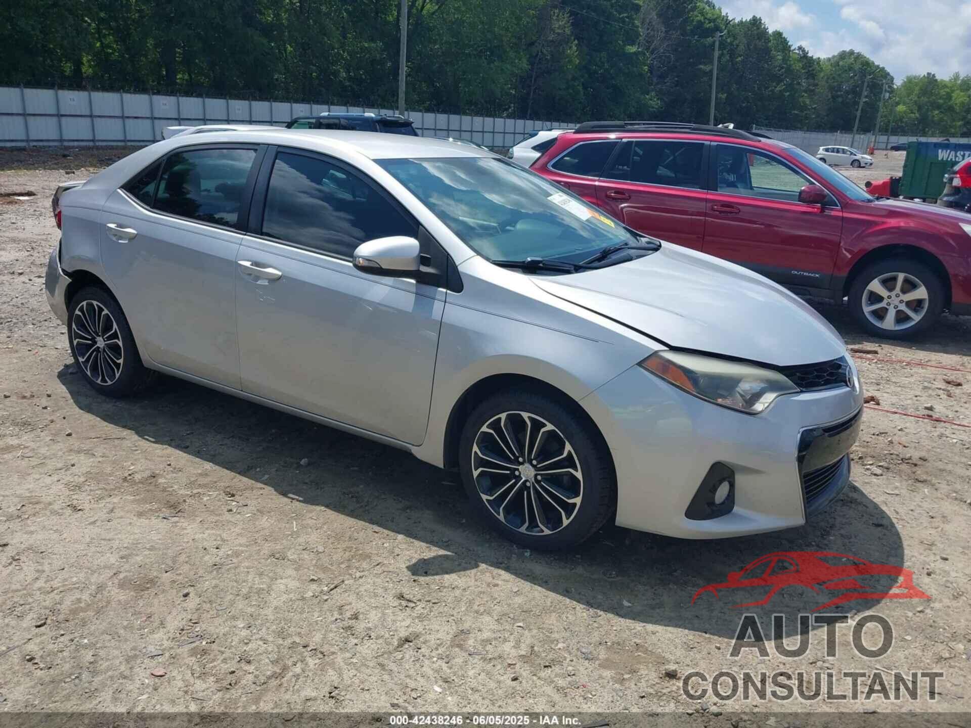 TOYOTA COROLLA 2015 - 5YFBURHE7FP299888