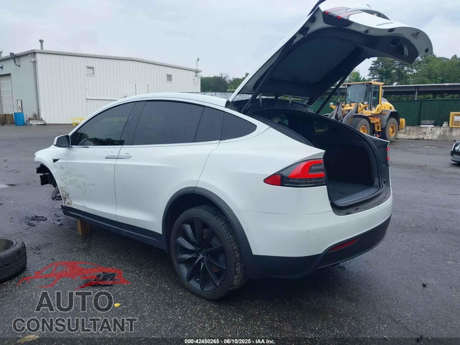 TESLA MODEL X 2018 - 5YJXCBE21JF141187