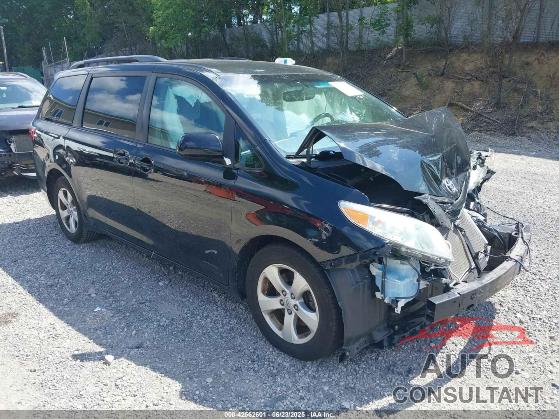 TOYOTA SIENNA 2017 - 5TDKZ3DC6HS835498