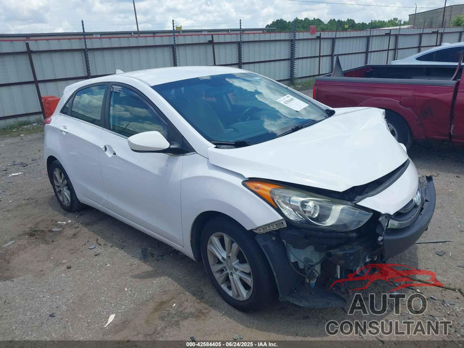 HYUNDAI ELANTRA GT 2013 - KMHD35LE9DU106910