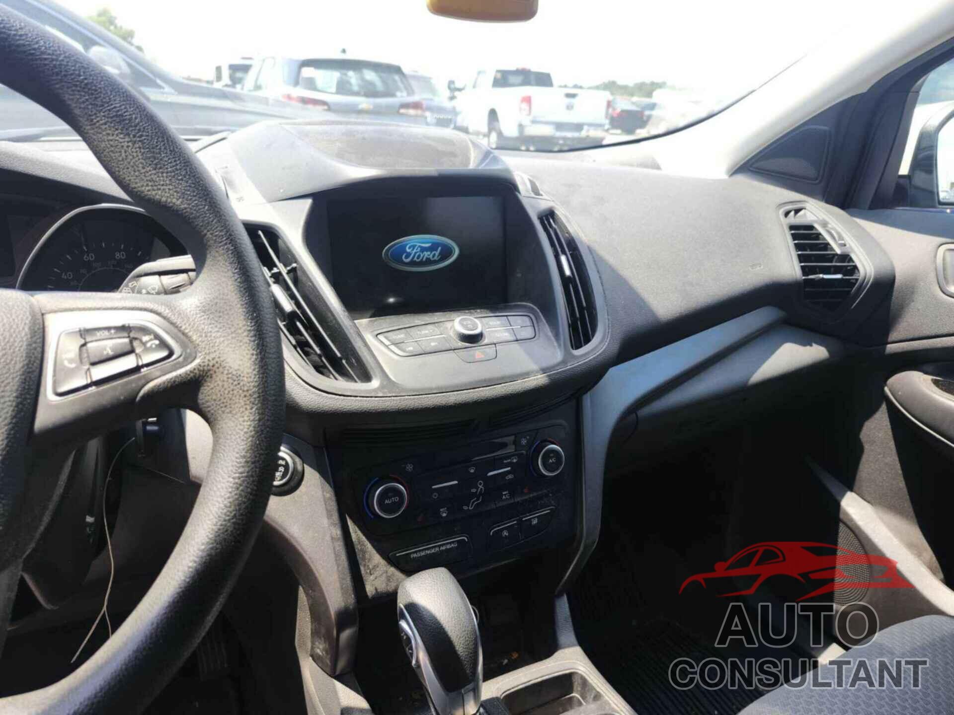 FORD ESCAPE 2019 - 1FMCU0GD8KUC07852