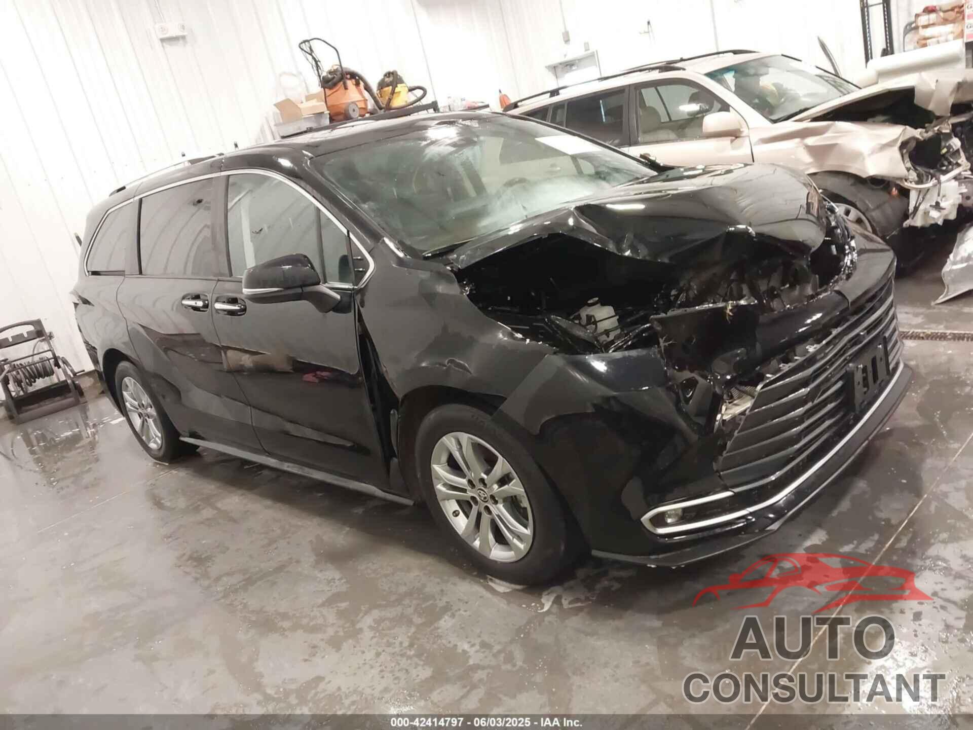 TOYOTA SIENNA 2022 - 5TDESKFC6NS064383