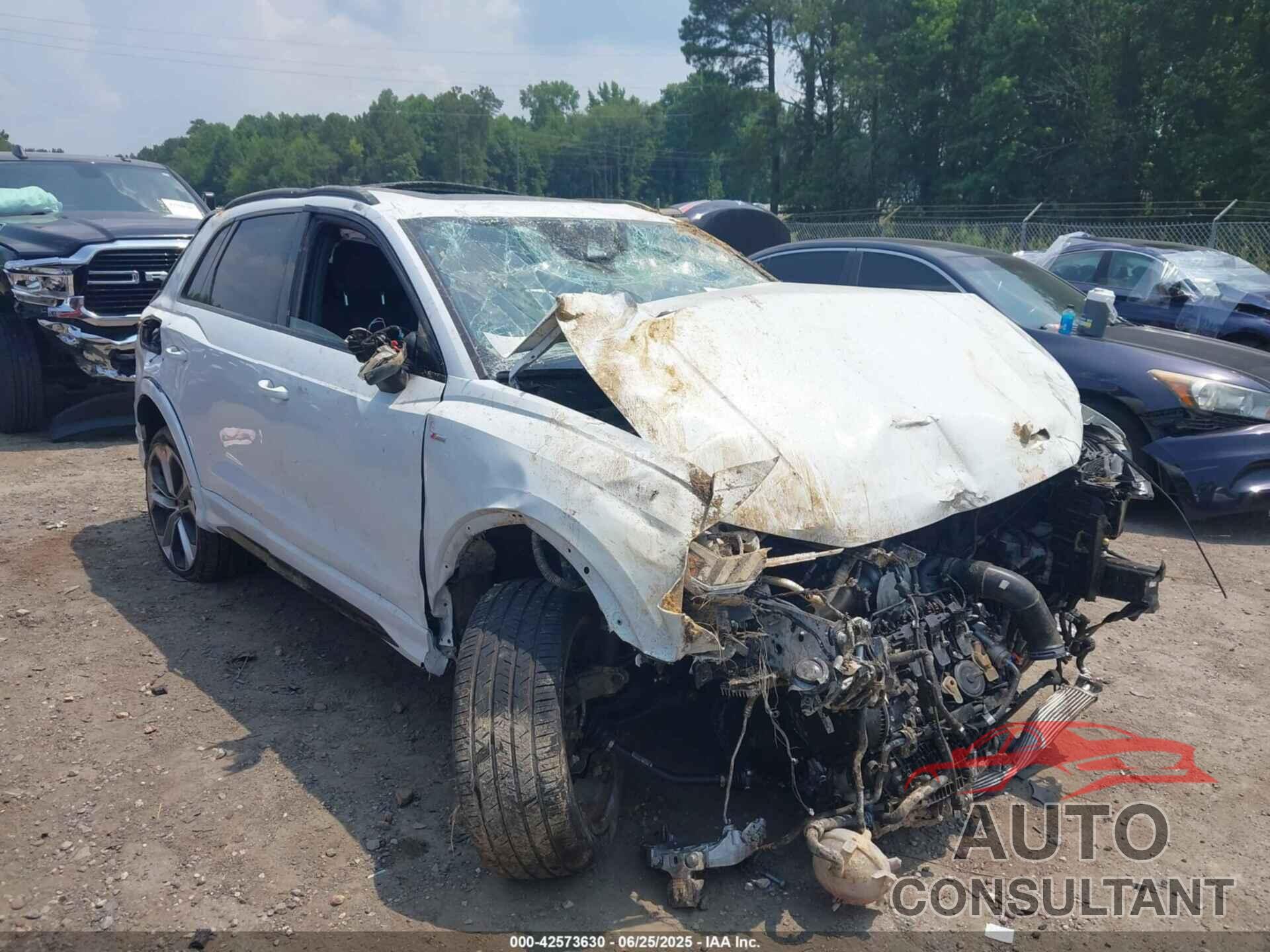 AUDI Q3 2021 - WA1EECF35M1017543