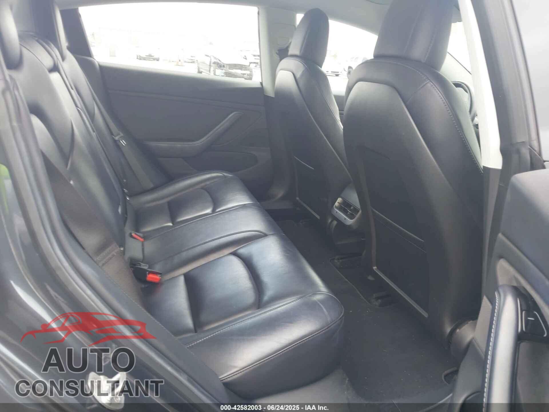 TESLA MODEL 3 2018 - 5YJ3E1EA8JF023745