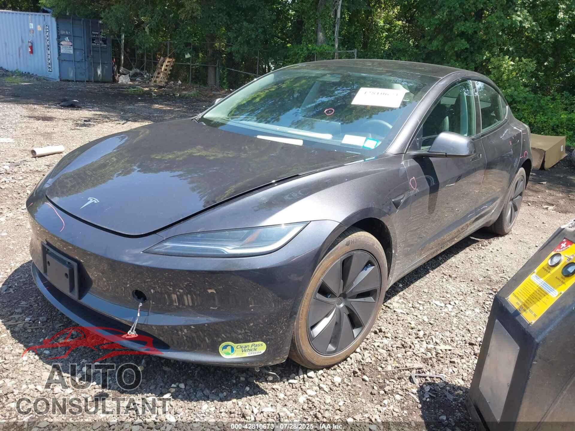 TESLA MODEL 3 2024 - 5YJ3E1EA4RF767337