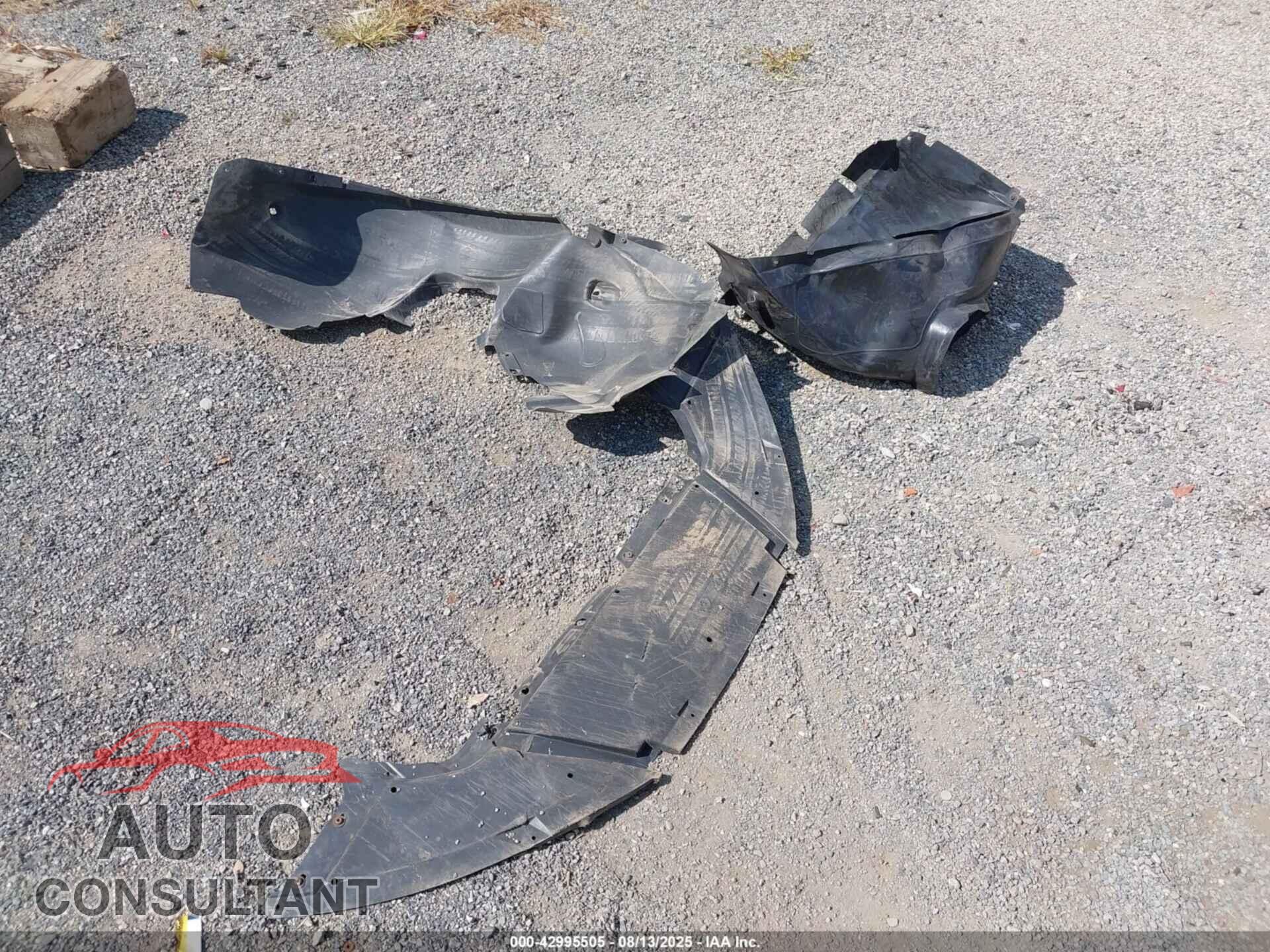 FORD FOCUS 2014 - 1FADP3F25EL197105