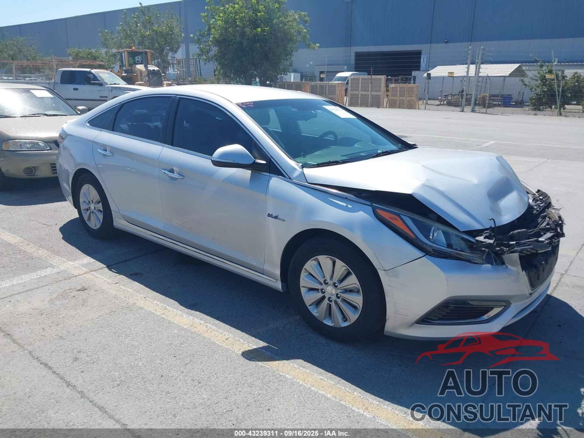 HYUNDAI SONATA HYBRID 2017 - KMHE24L18HA051100