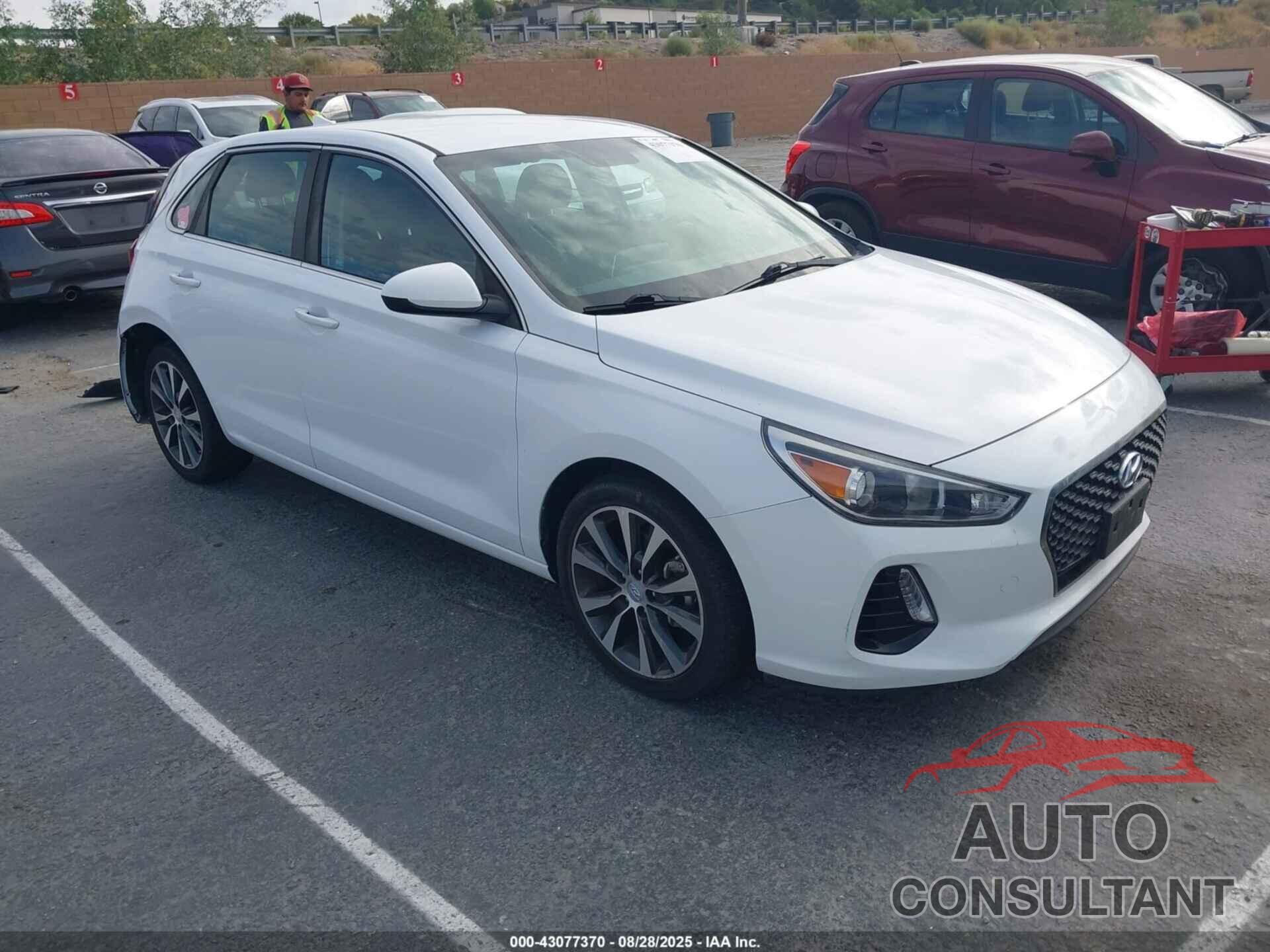 HYUNDAI ELANTRA GT 2019 - KMHH35LE2KU099247