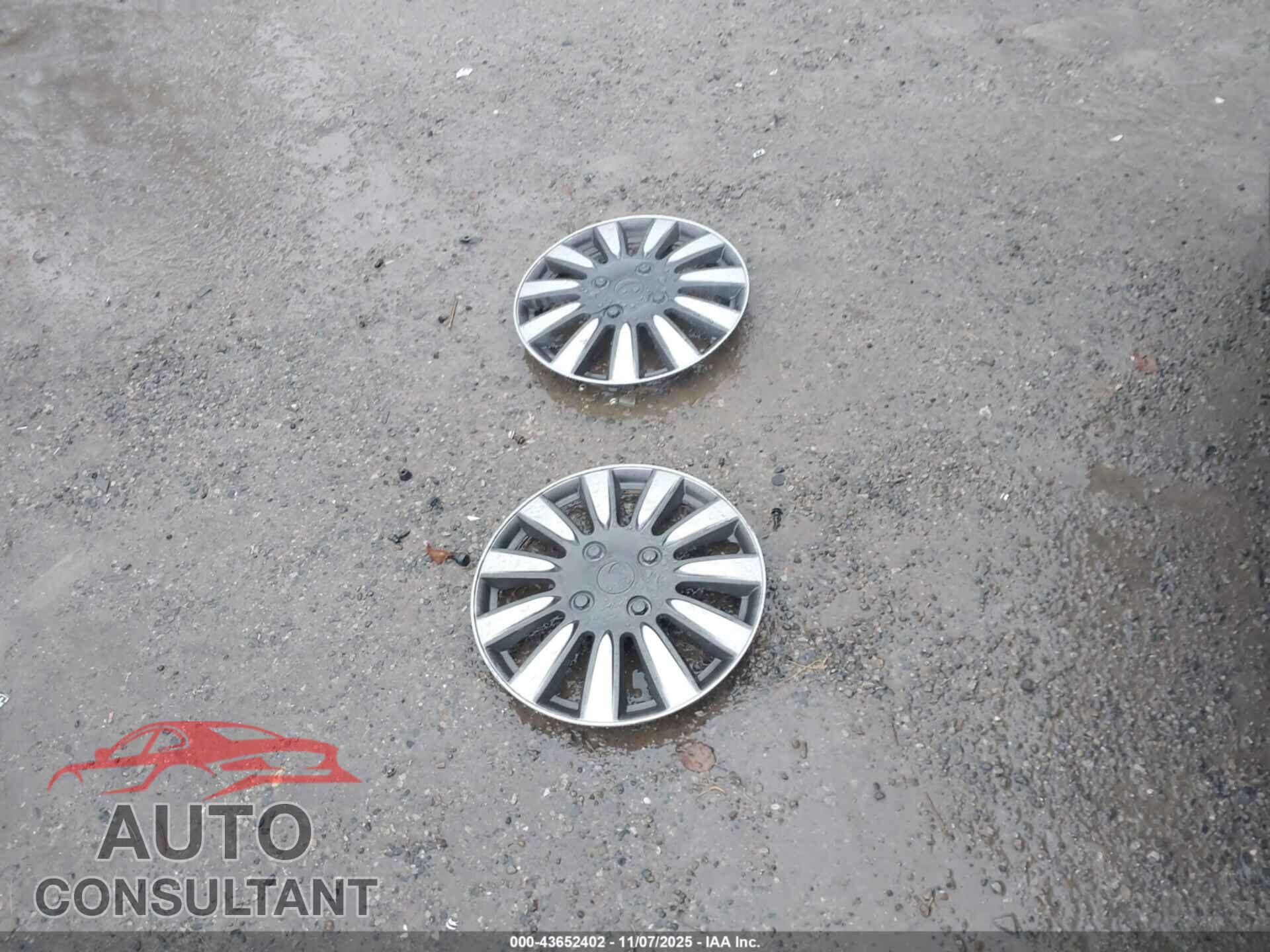 FORD FOCUS 2015 - 1FADP3E28FL383224