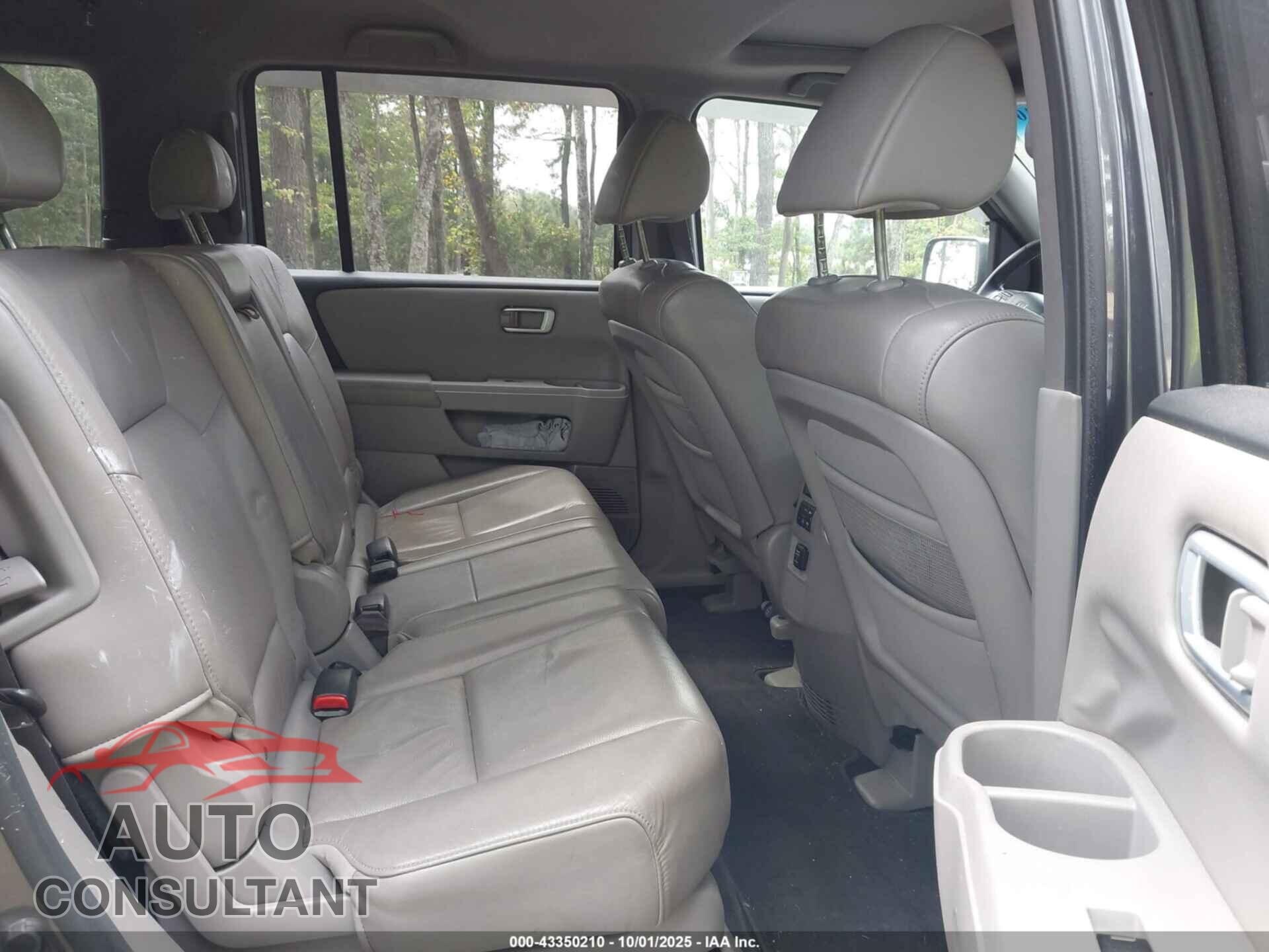 HONDA PILOT 2011 - 5FNYF4H54BB003772