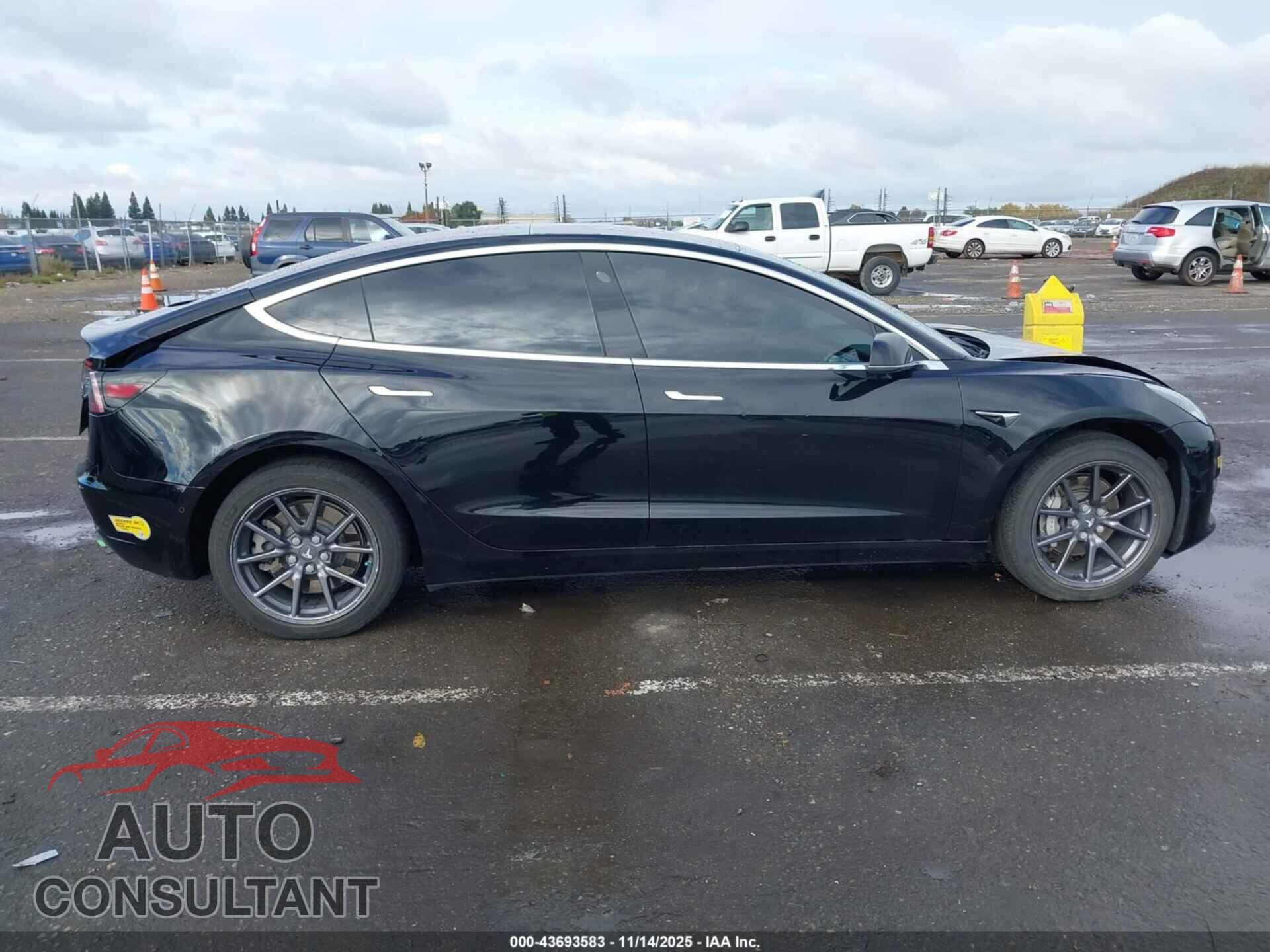 TESLA MODEL 3 2018 - 5YJ3E1EA7JF171711