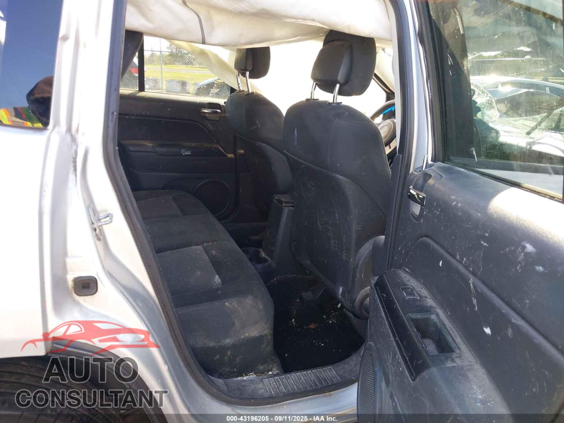 JEEP COMPASS 2011 - 1J4NF1FB6BD223782