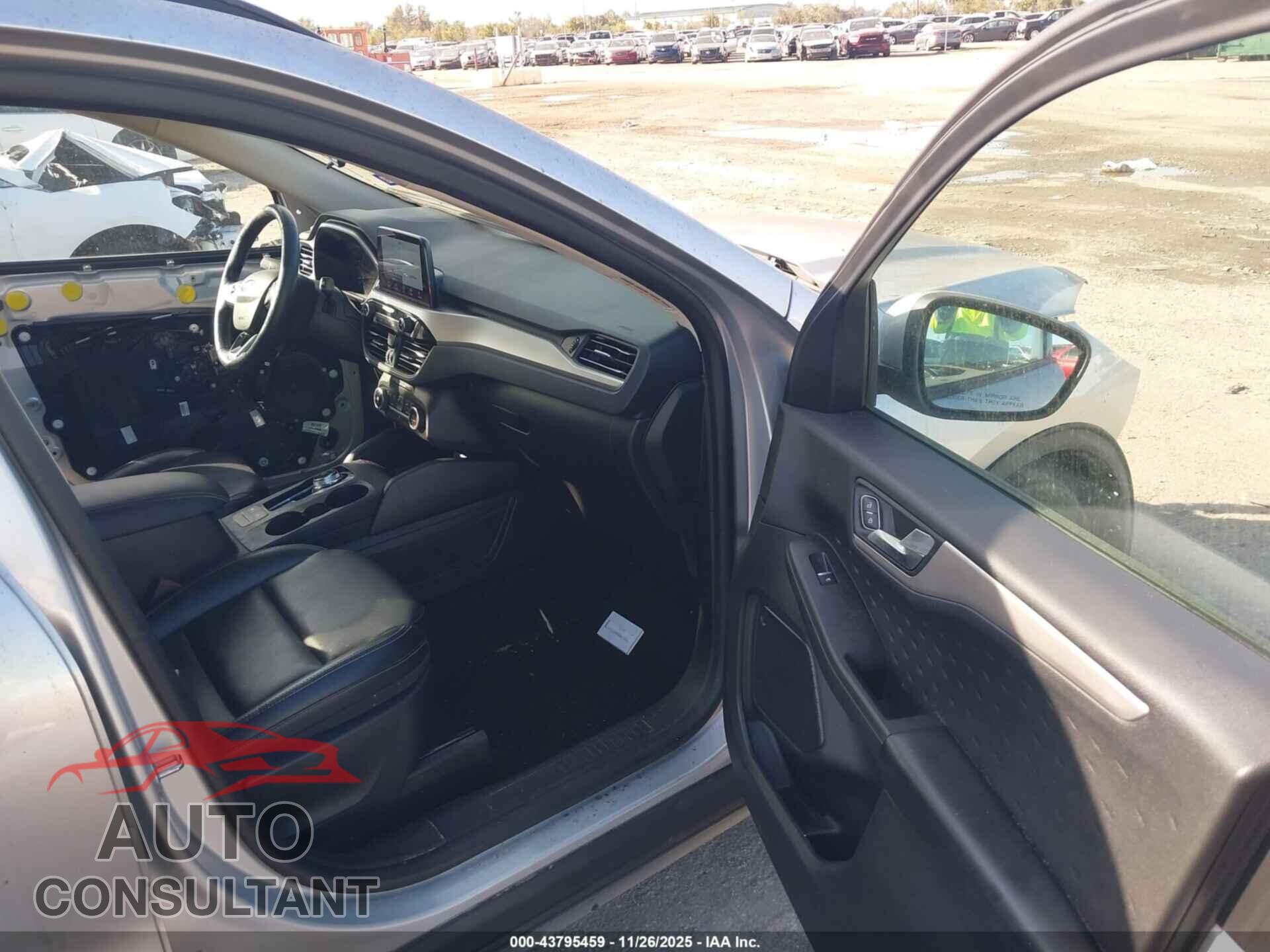 FORD ESCAPE 2020 - 1FMCU0H62LUA83806