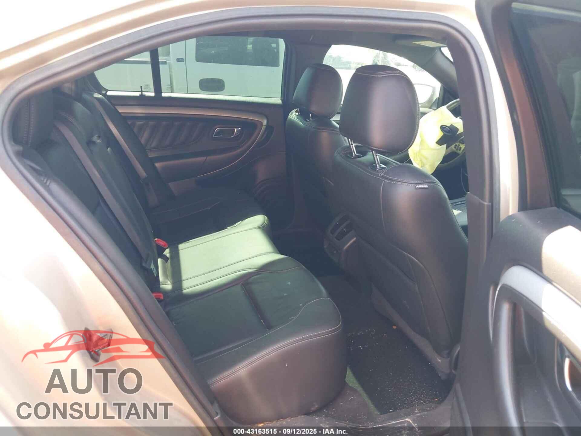 FORD TAURUS 2017 - 1FAHP2E80HG122553