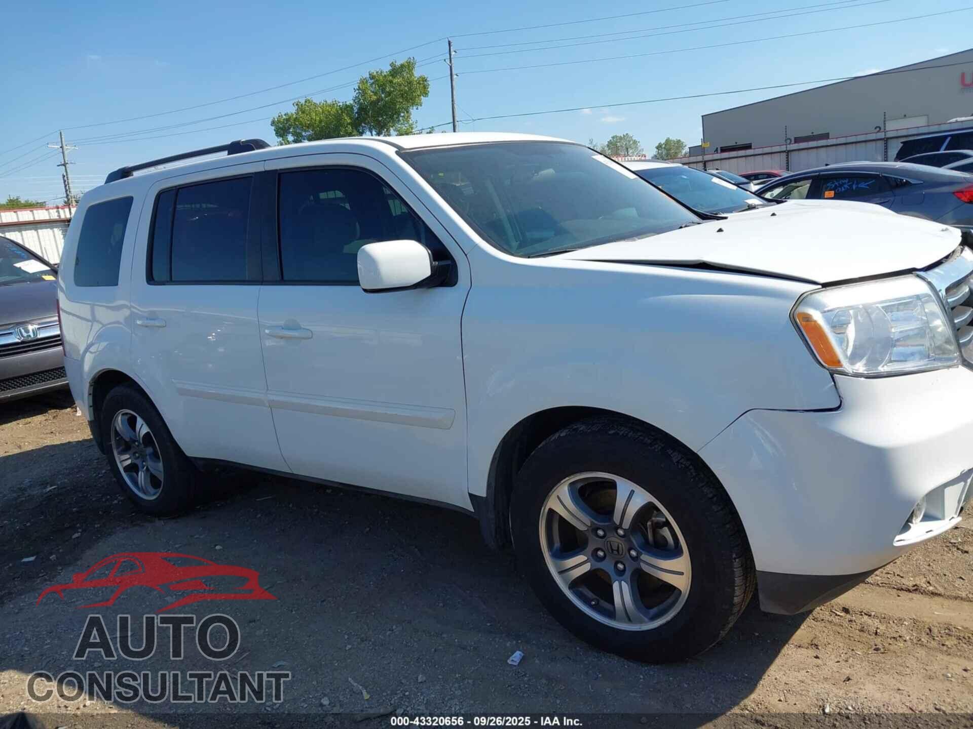 HONDA PILOT 2015 - 5FNYF4H34FB028014