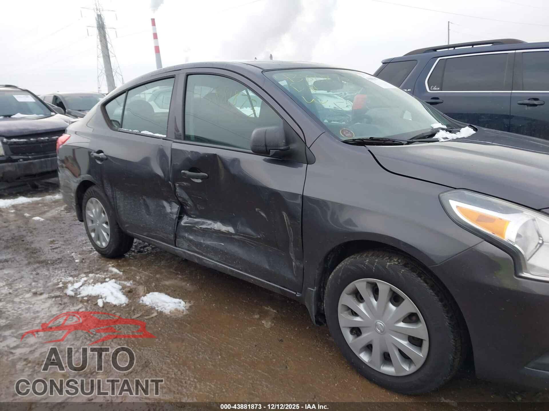 NISSAN VERSA 2015 - 3N1CN7AP3FL882010