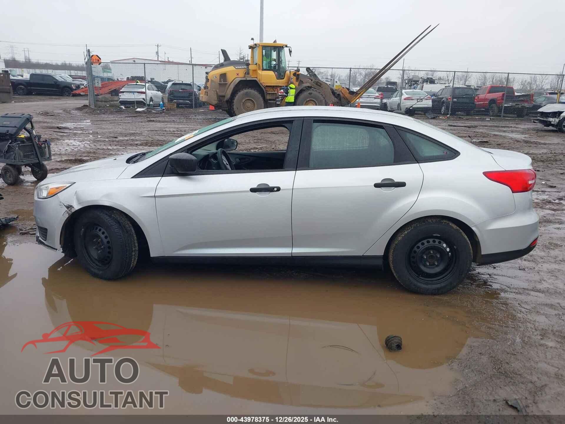 FORD FOCUS 2018 - 1FADP3E20JL268173