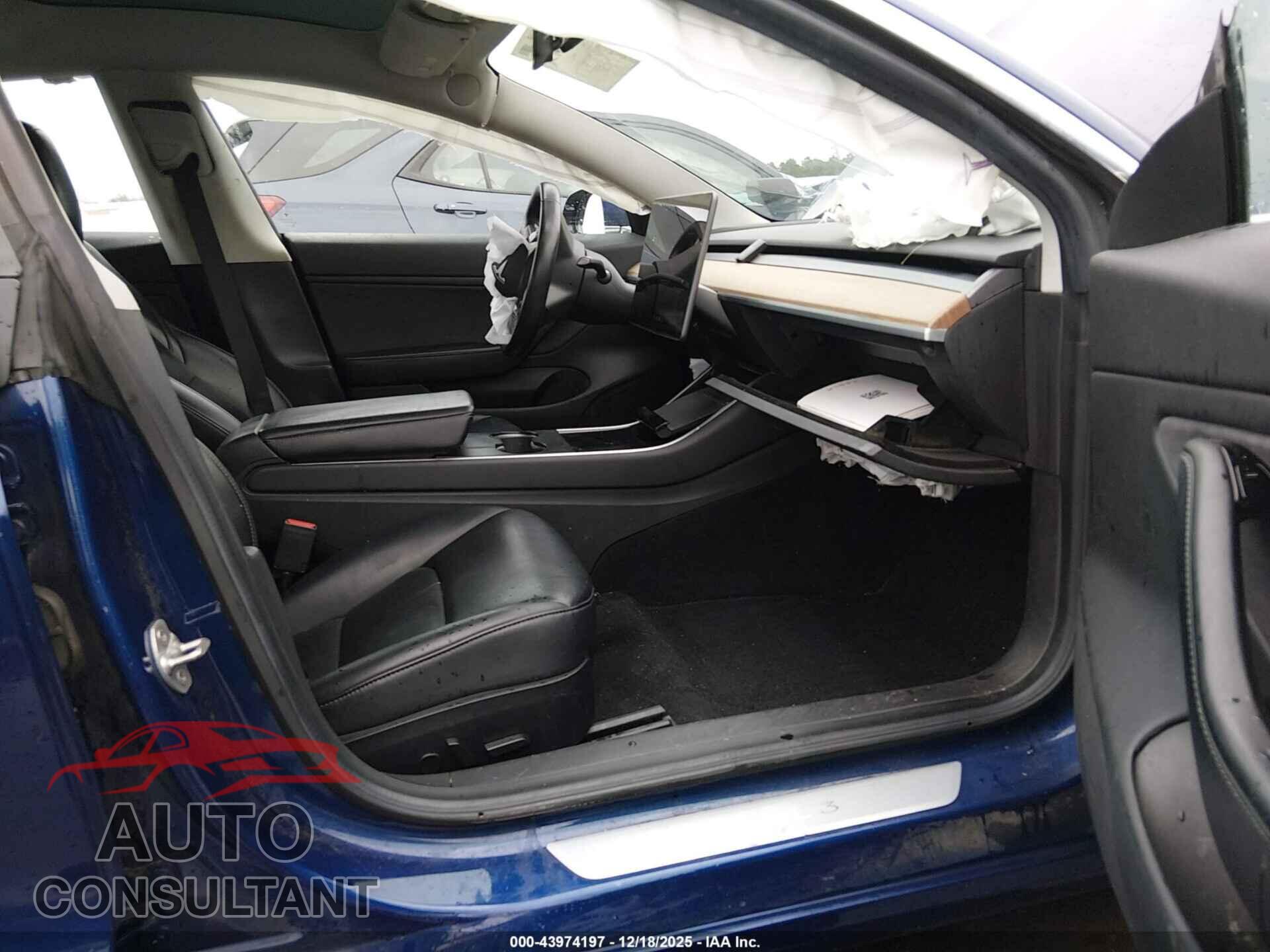 TESLA MODEL 3 2019 - 5YJ3E1EA8KF317373