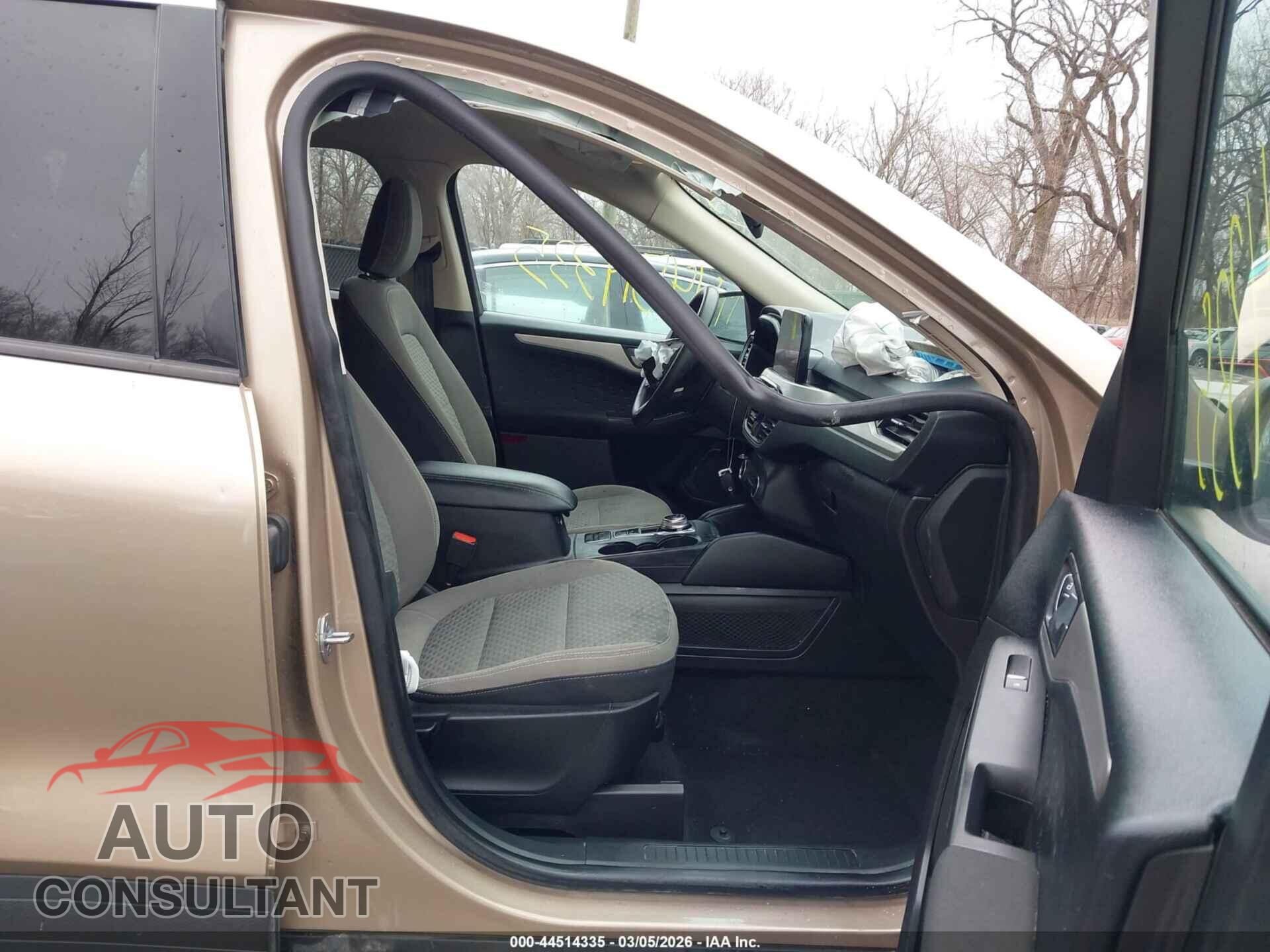 FORD ESCAPE 2020 - 1FMCU9G64LUA15657