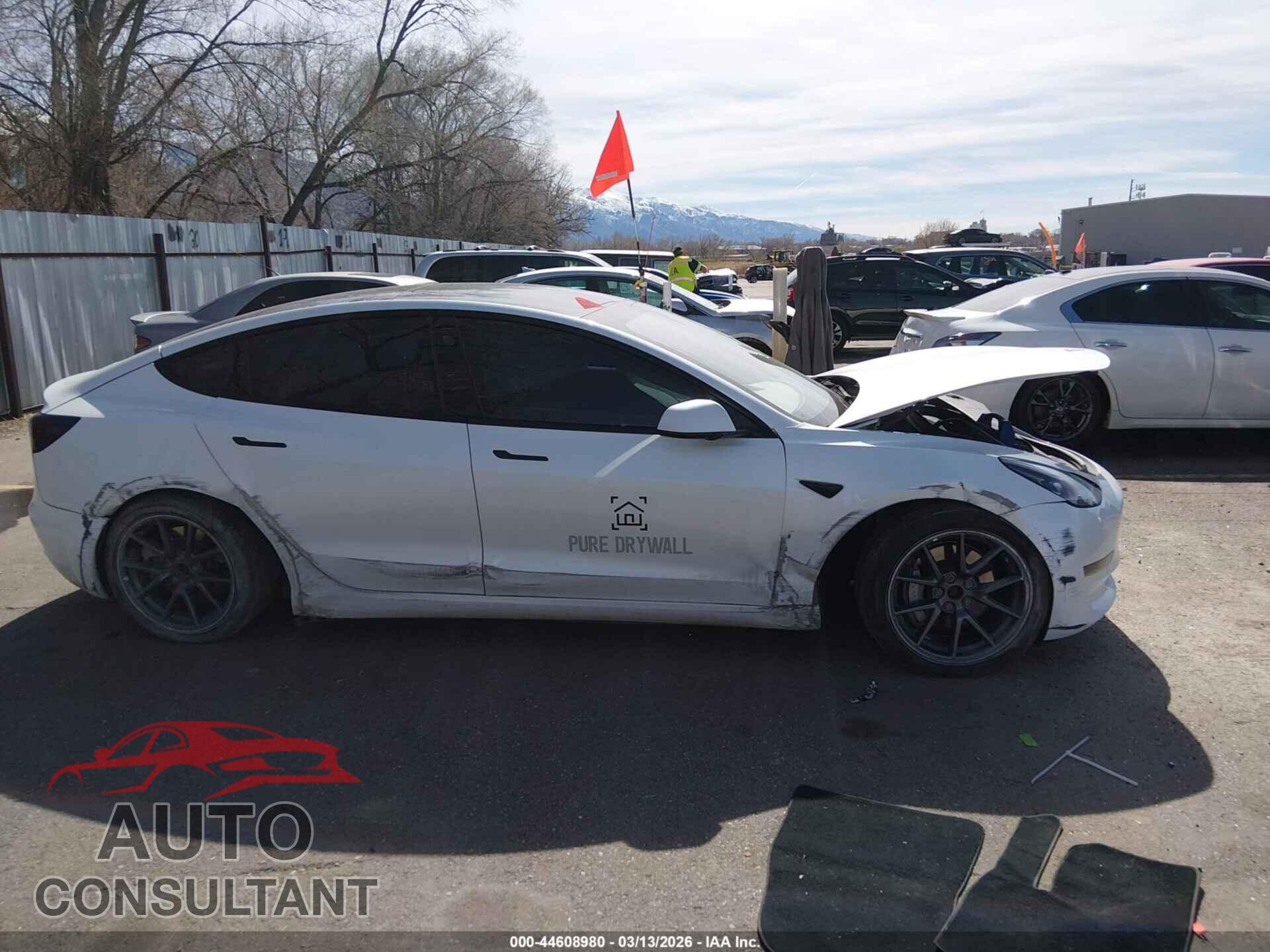 TESLA MODEL 3 2022 - 5YJ3E1EB3NF257659