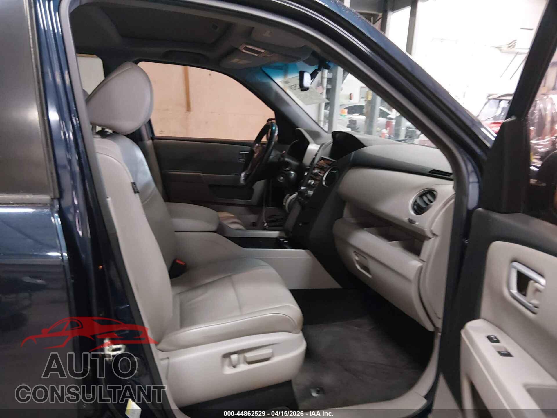 HONDA PILOT 2012 - 5FNYF4HS4CB079011
