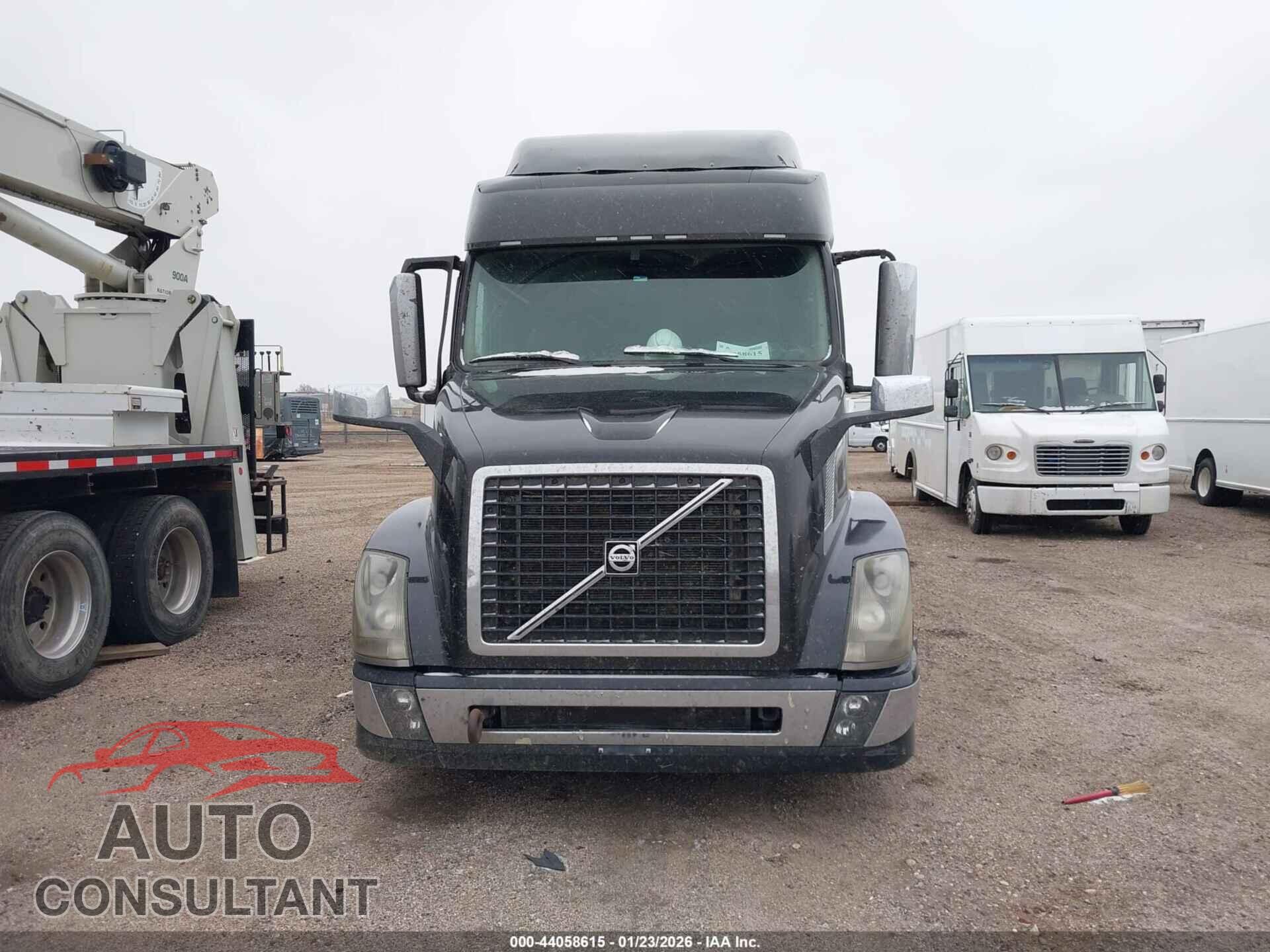VOLVO VNL 2017 - 4V4NC9EH3HN973473
