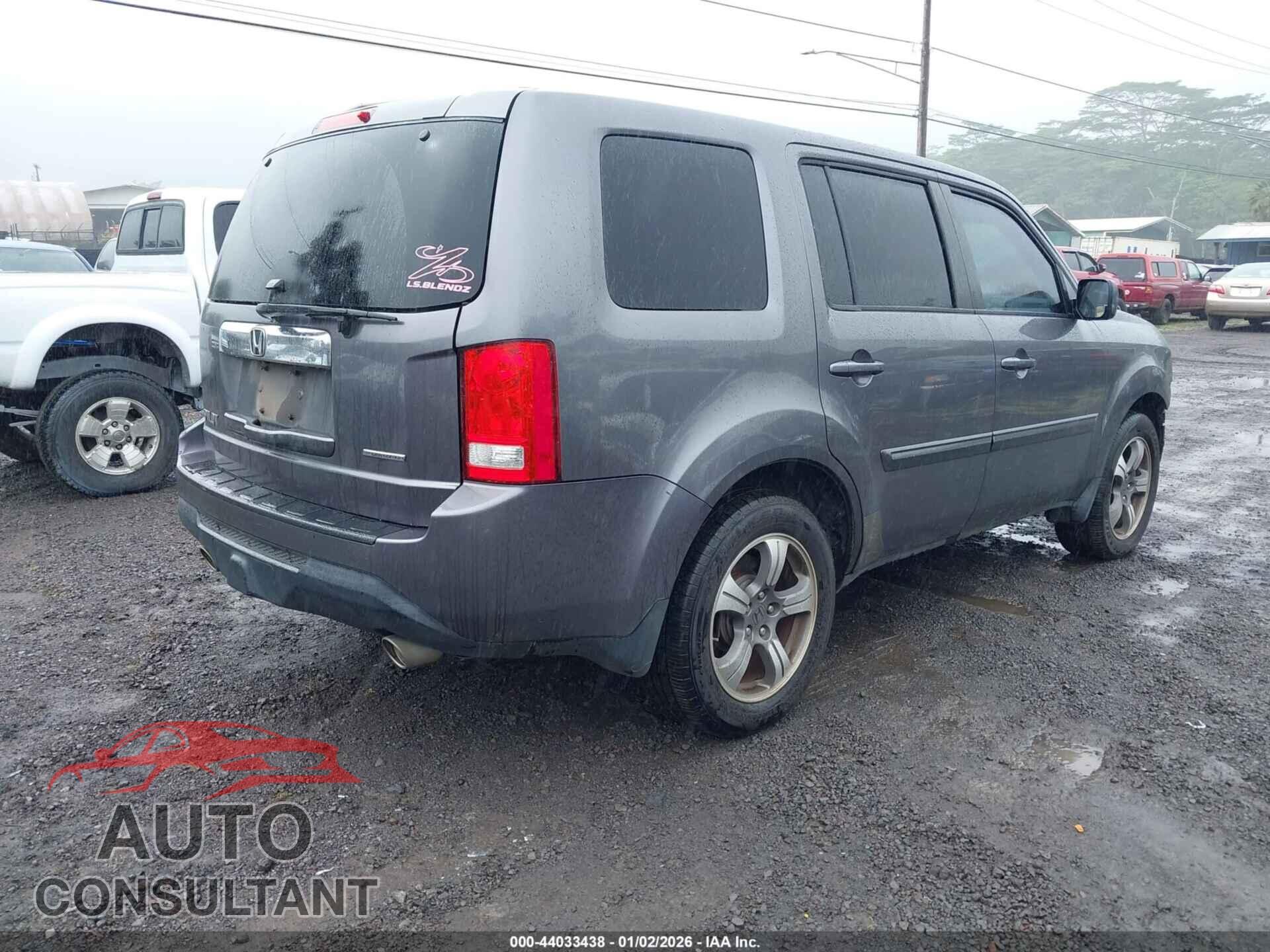 HONDA PILOT 2015 - 5FNYF3H33FB024823