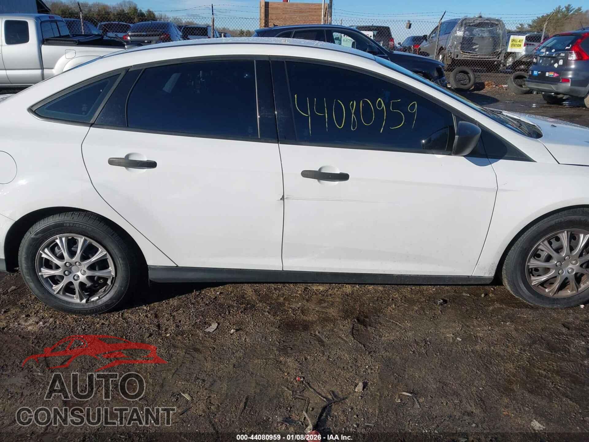 FORD FOCUS 2017 - 1FADP3E25HL311237