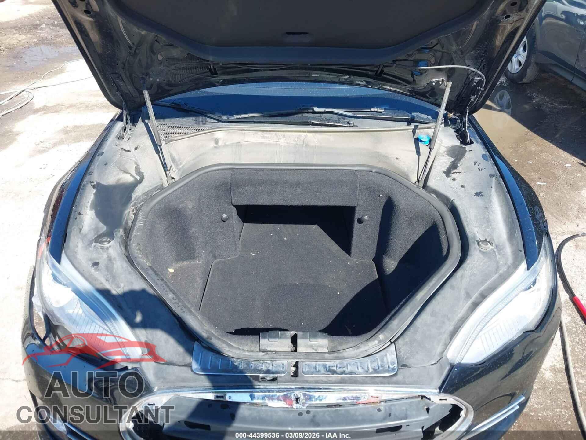 TESLA MODEL S 2013 - 5YJSA1AC8DFP11229