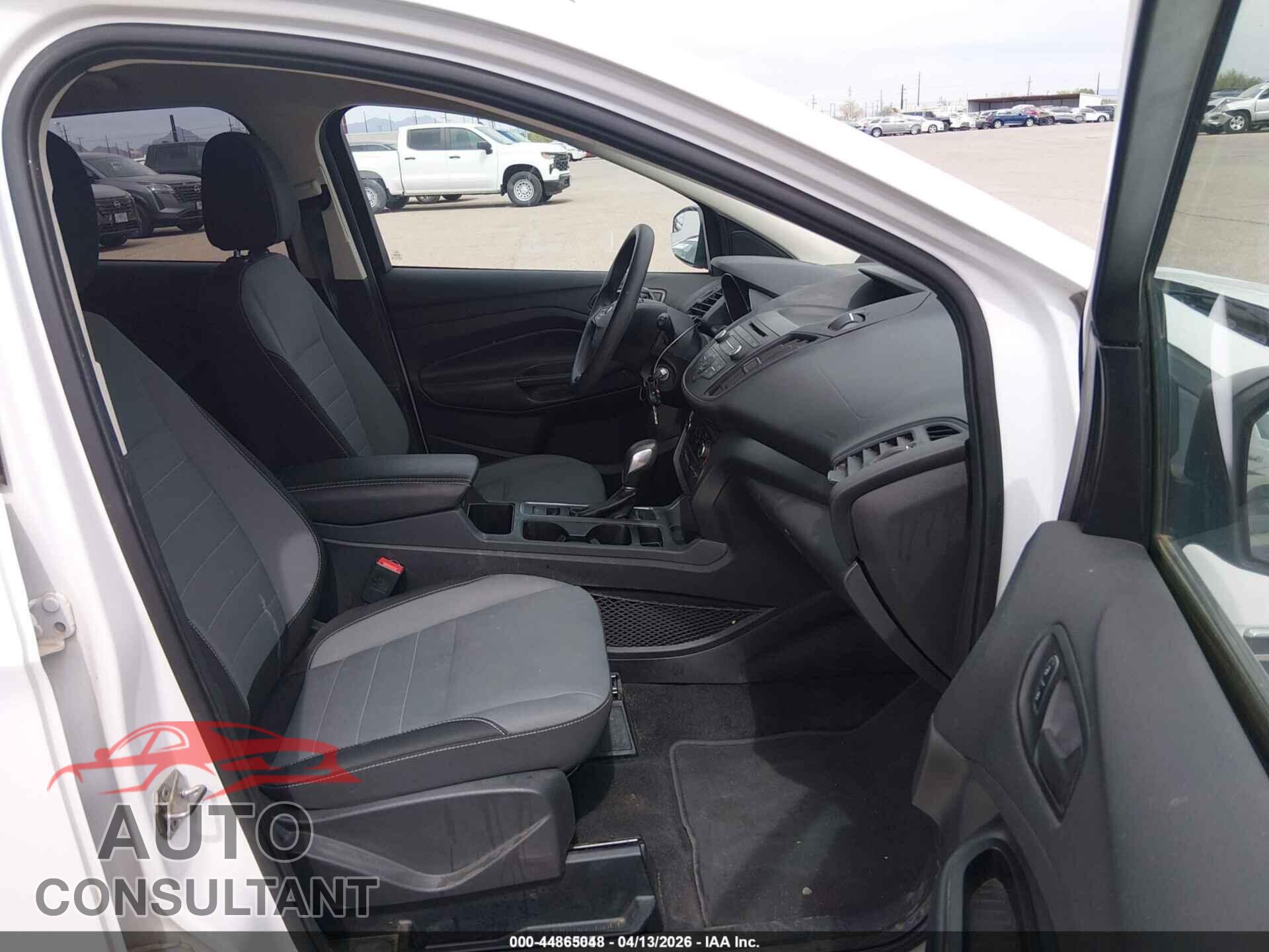 FORD ESCAPE 2017 - 1FMCU0F76HUE50161